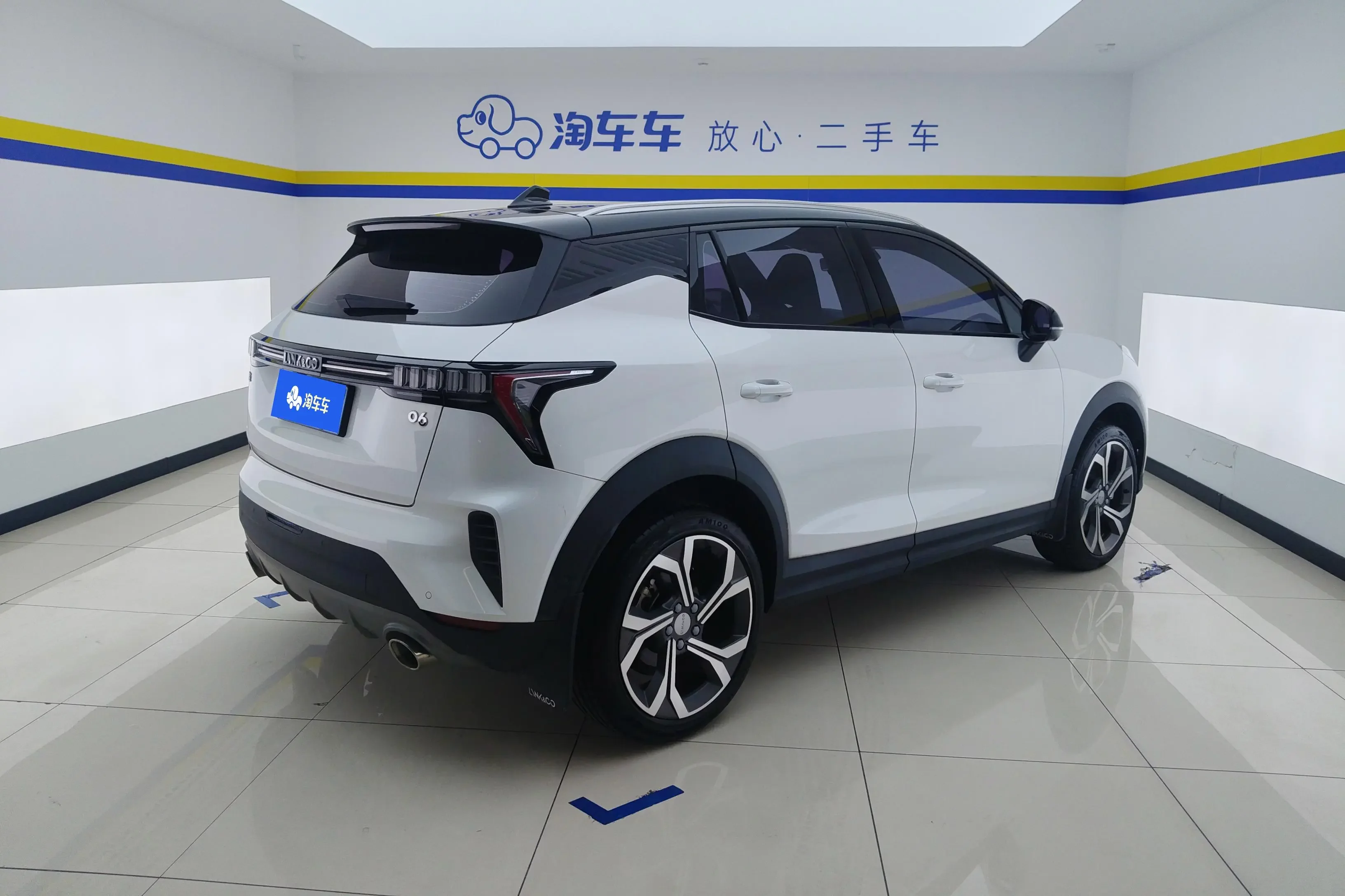 Lynk & Co 06