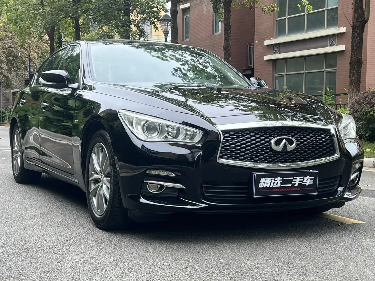 Infiniti Q50L