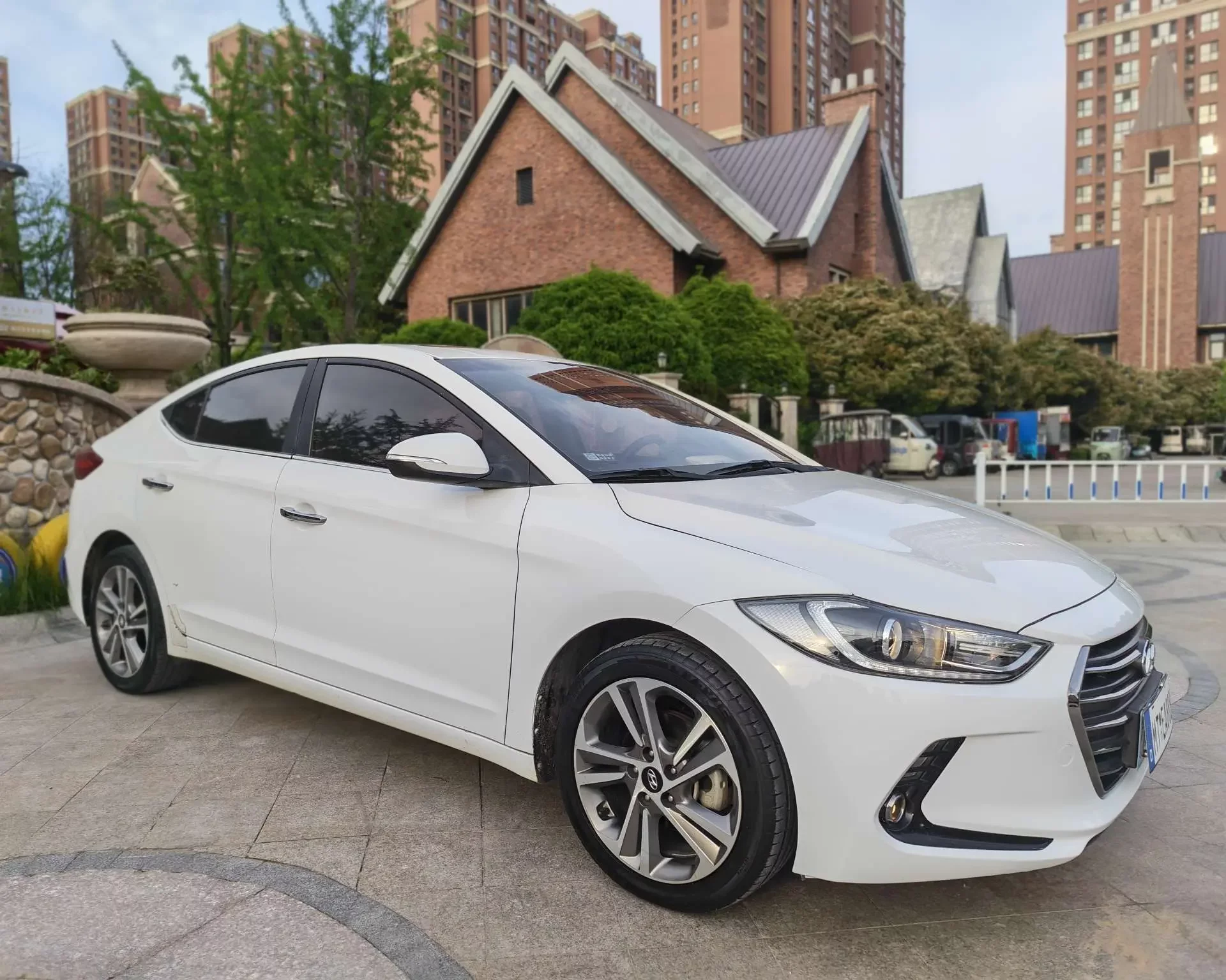 Hyundai lead
