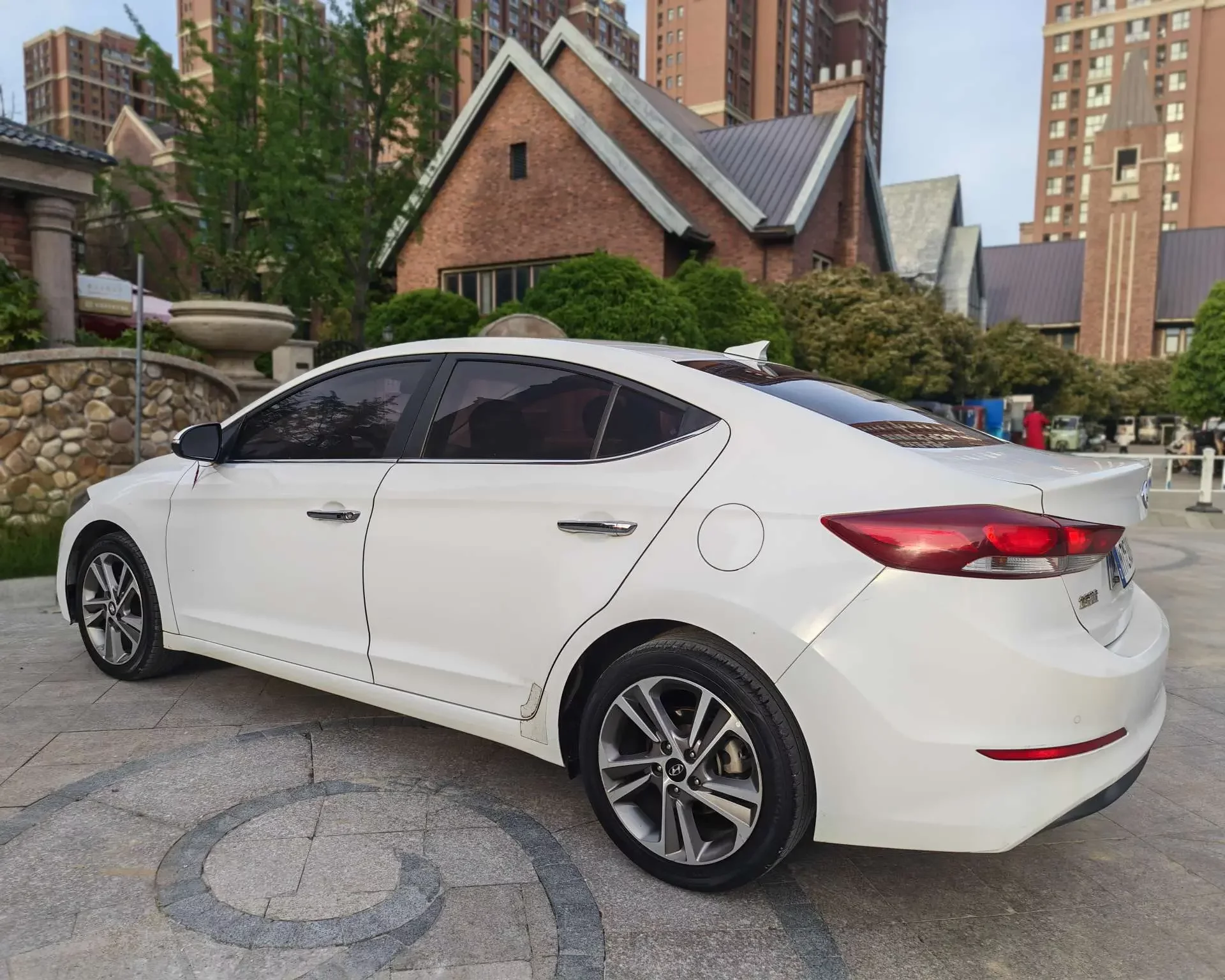 Hyundai lead