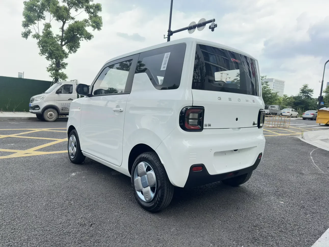 Geely panda