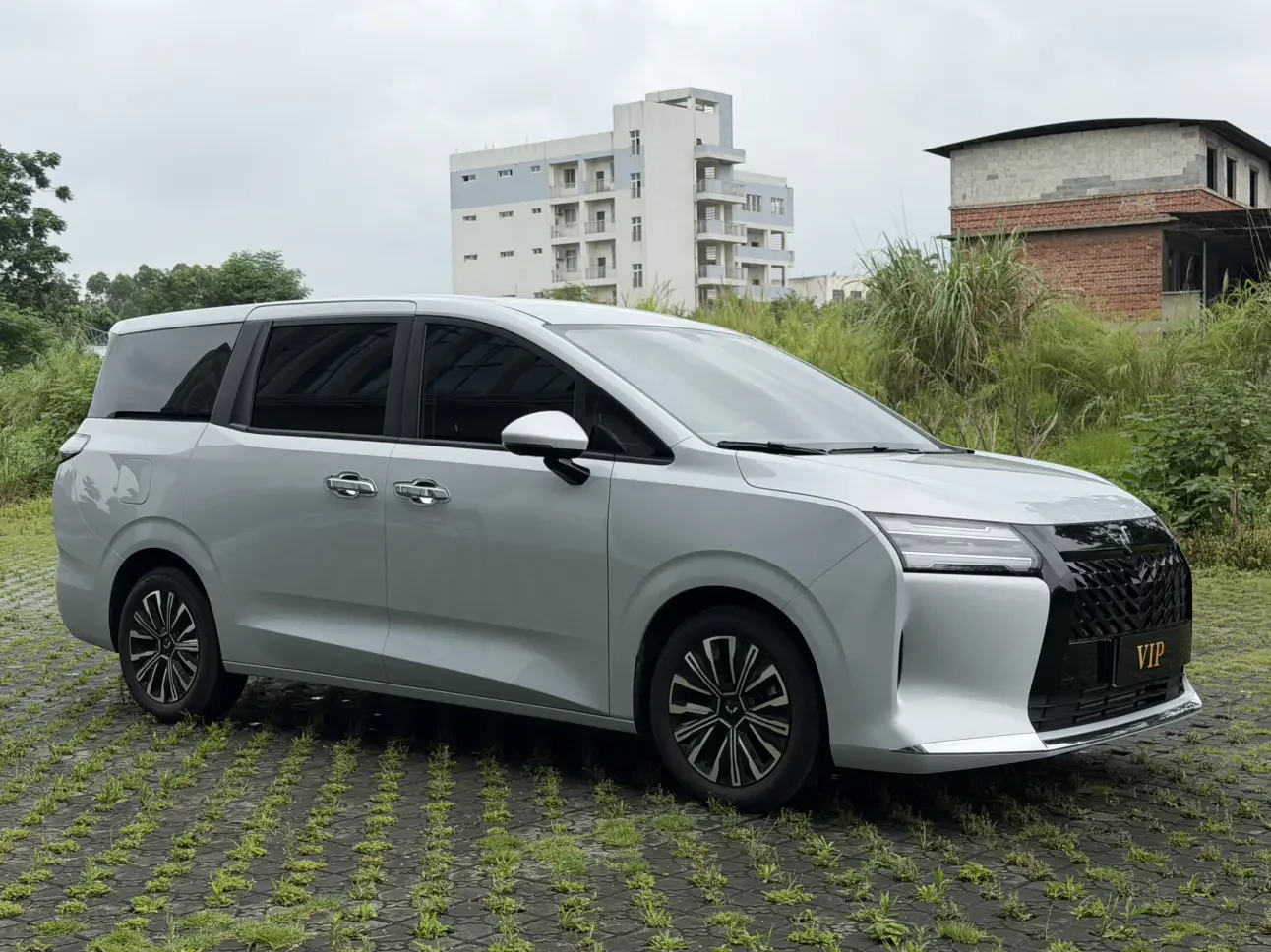 Wuling Starlight 730