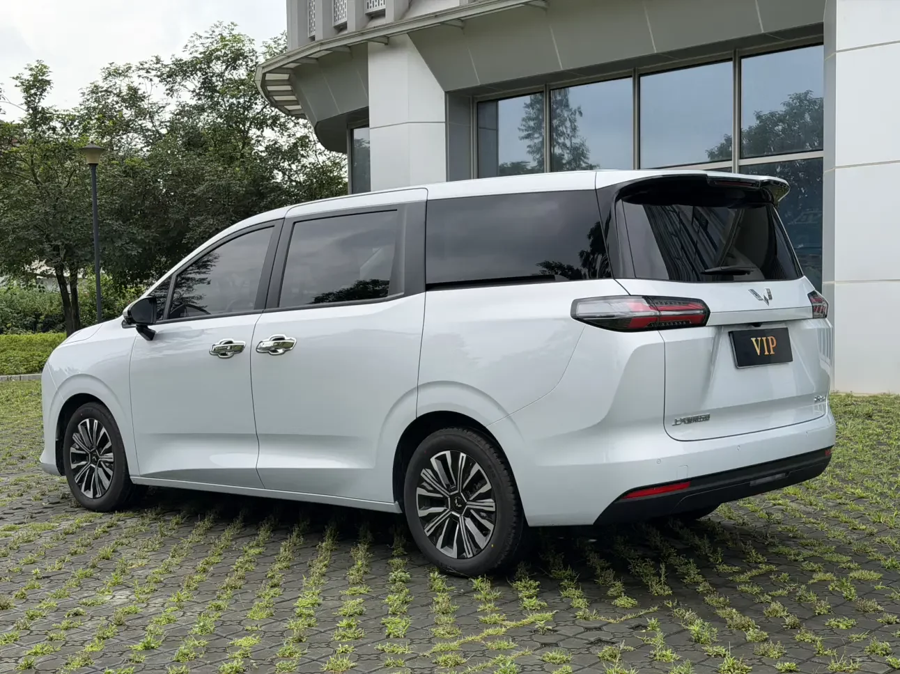 Wuling Starlight 730