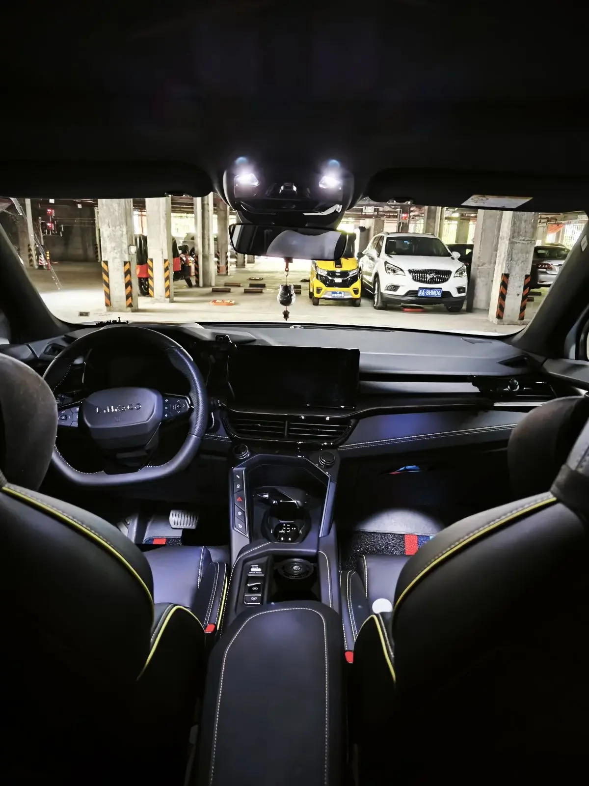 Lynk & Co 06
