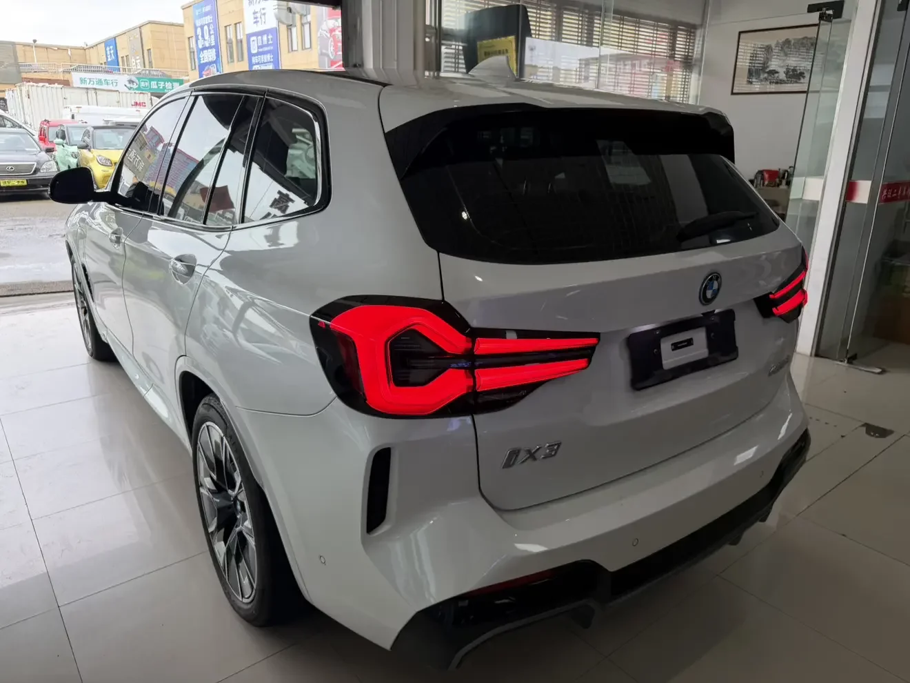 BMW iX3