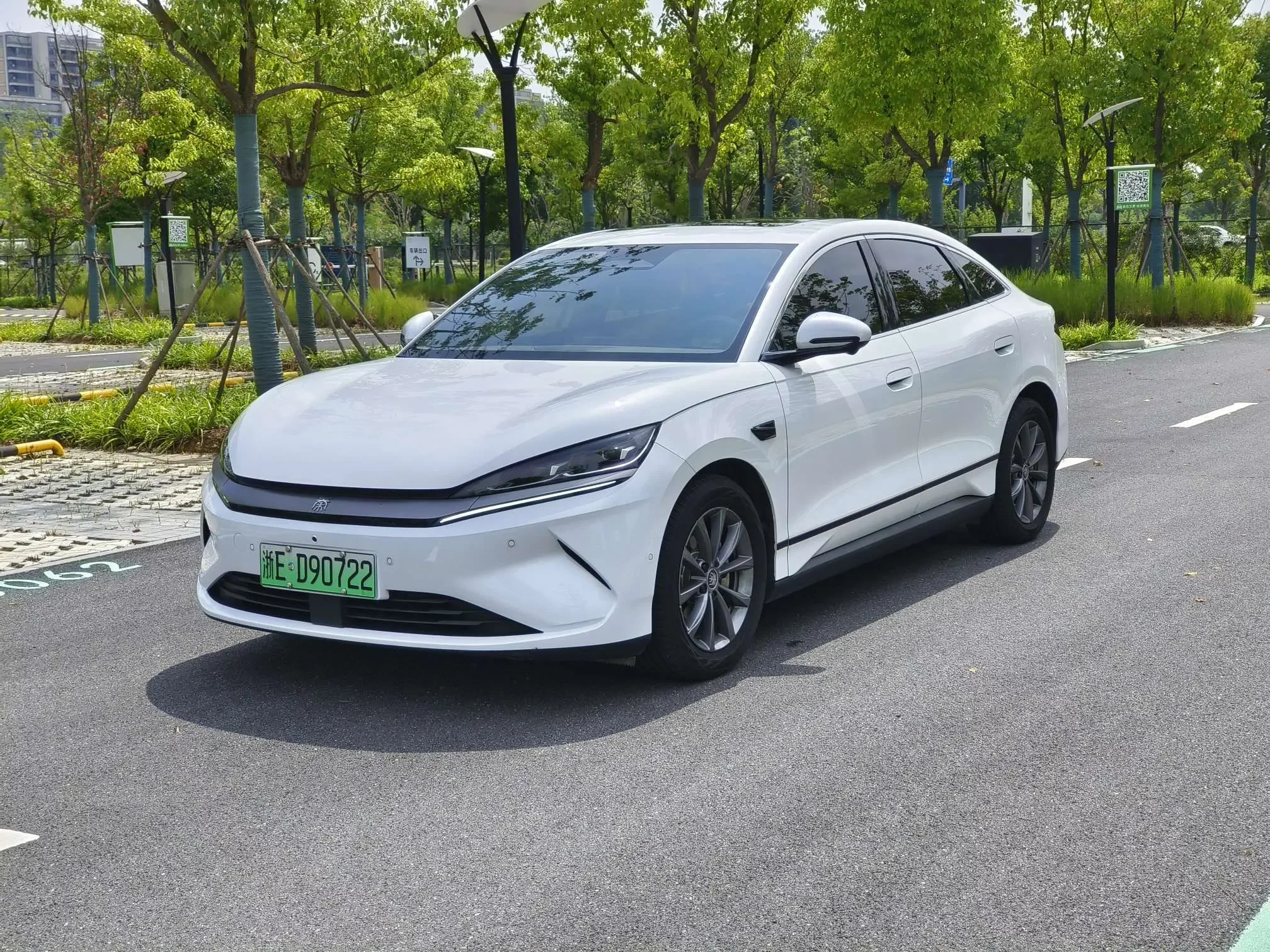 BYD Qin L EV