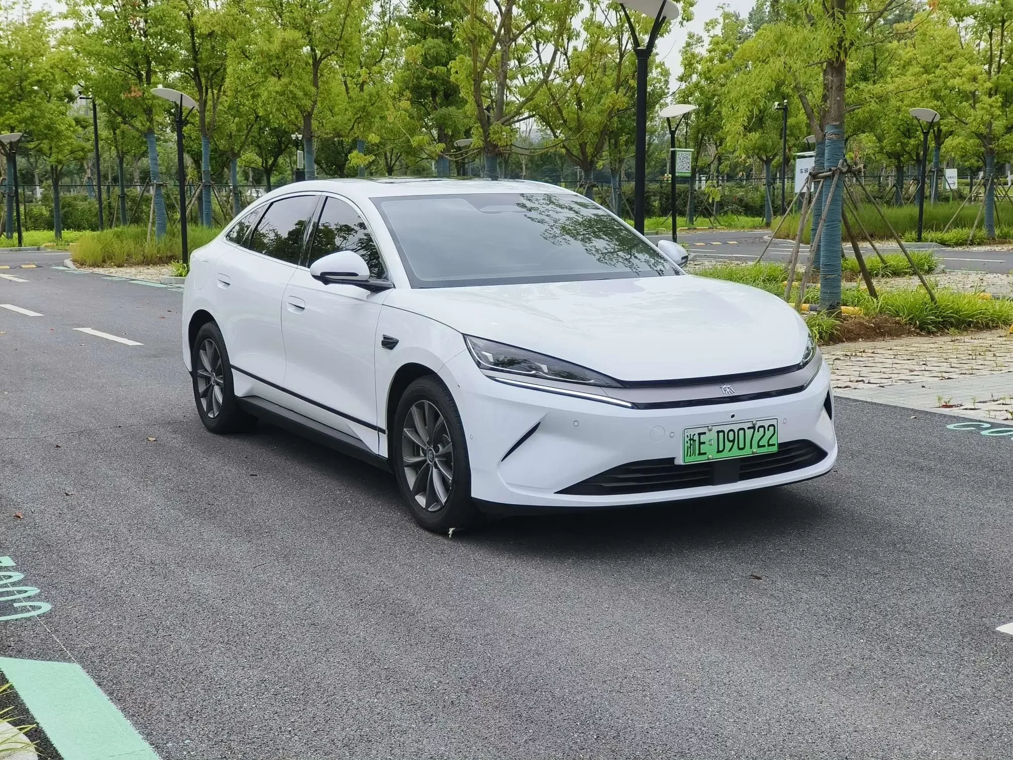 BYD Qin L EV