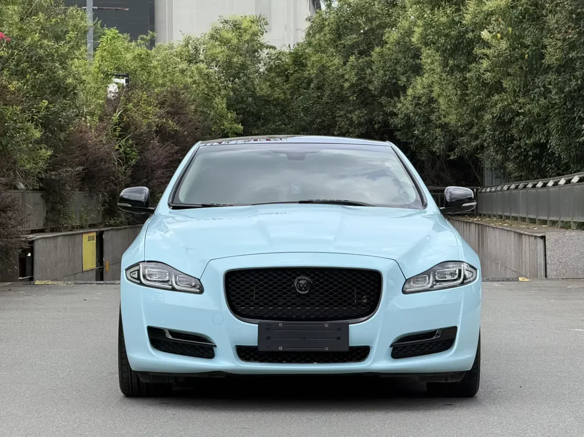 Jaguar XJ  из Китая