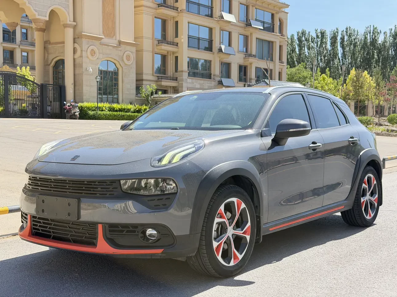 Lynk & Co 02