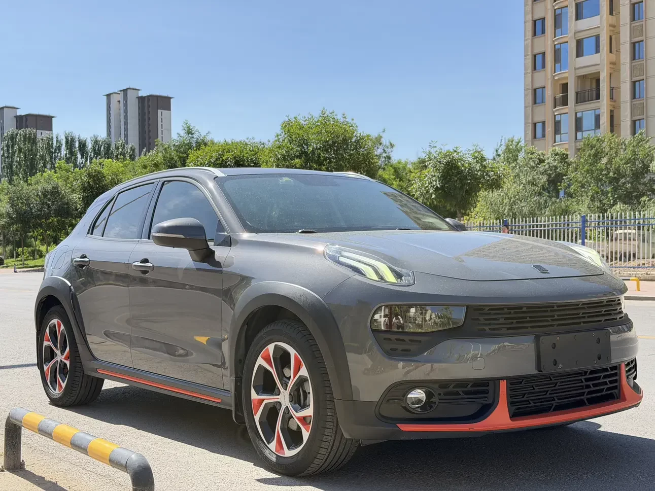 Lynk & Co 02