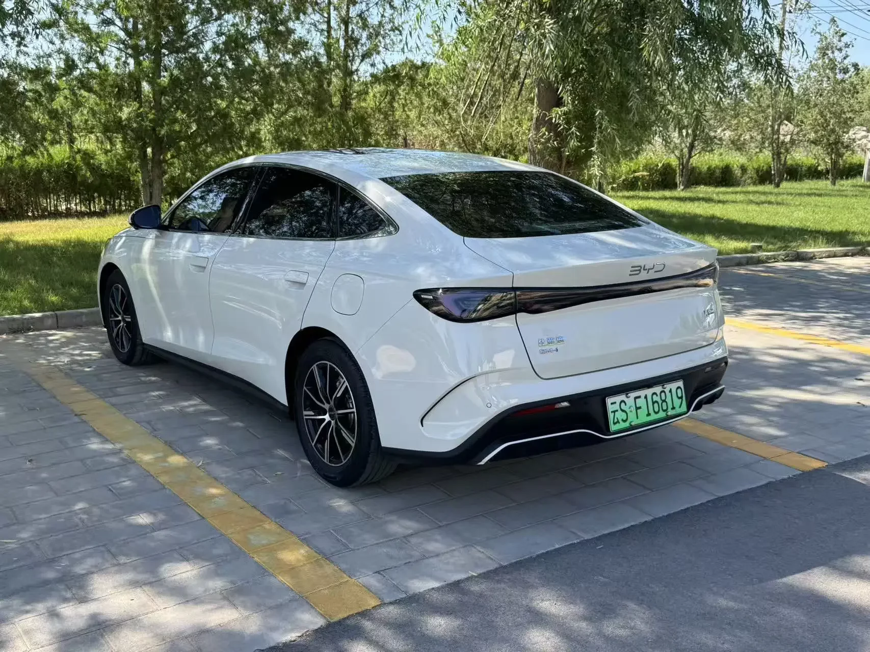 BYD Seal 06DM