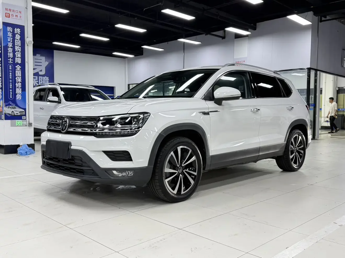 Volkswagen Tharu