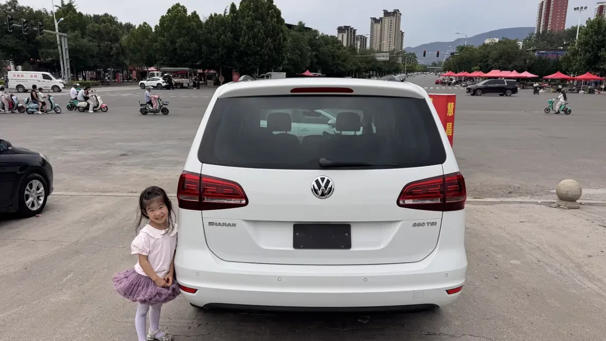 Volkswagen Sharon