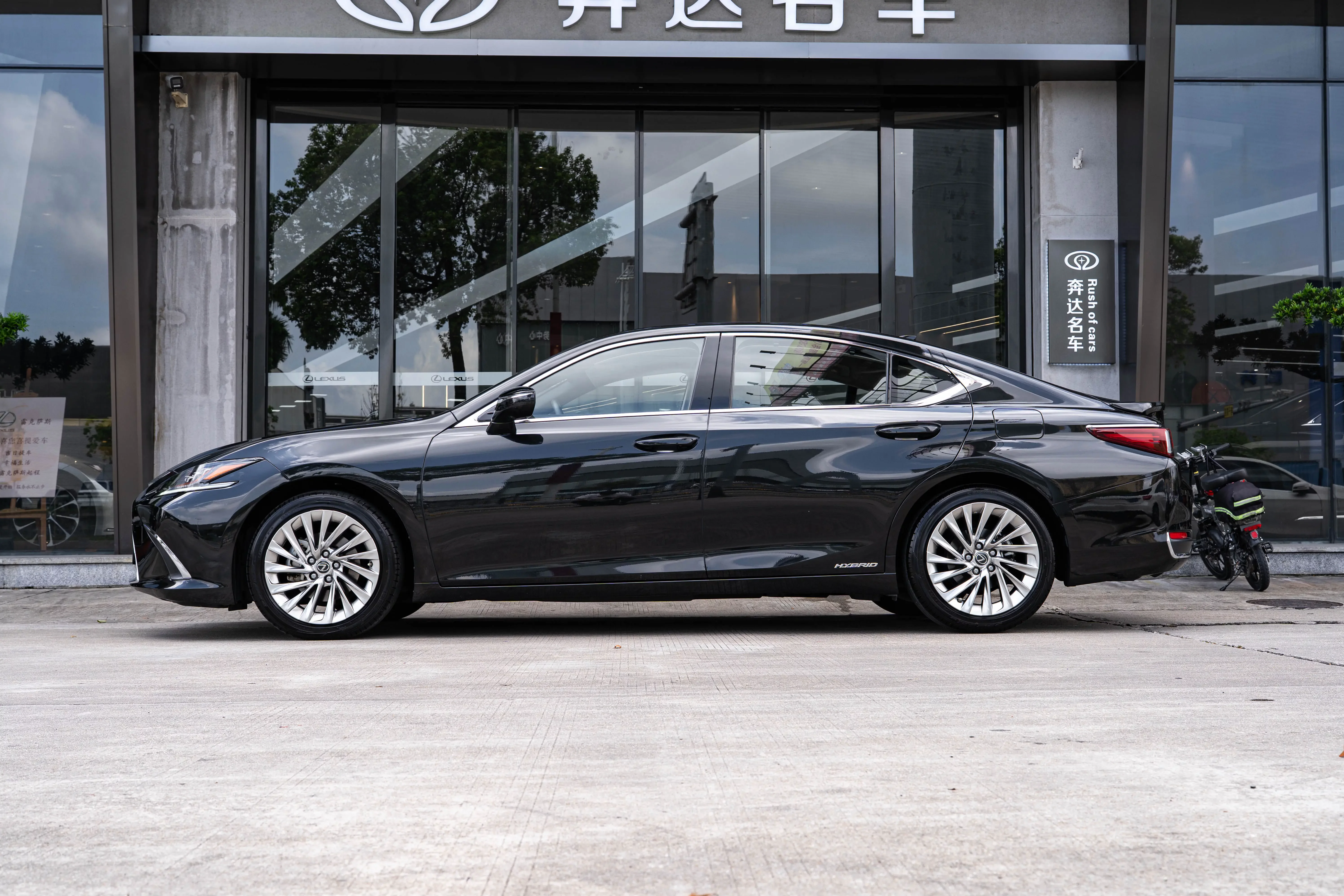 Lexus ES