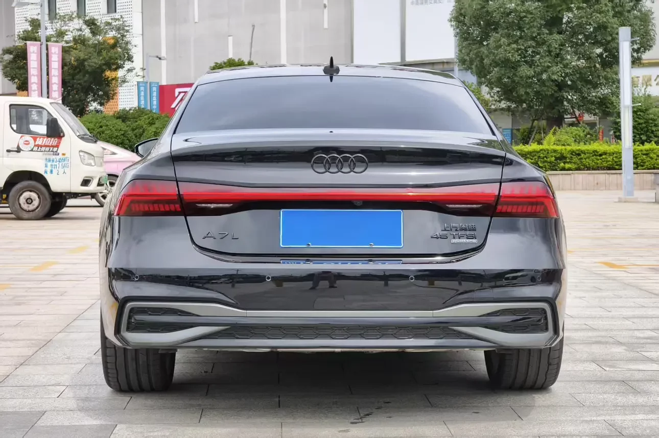Audi A7L