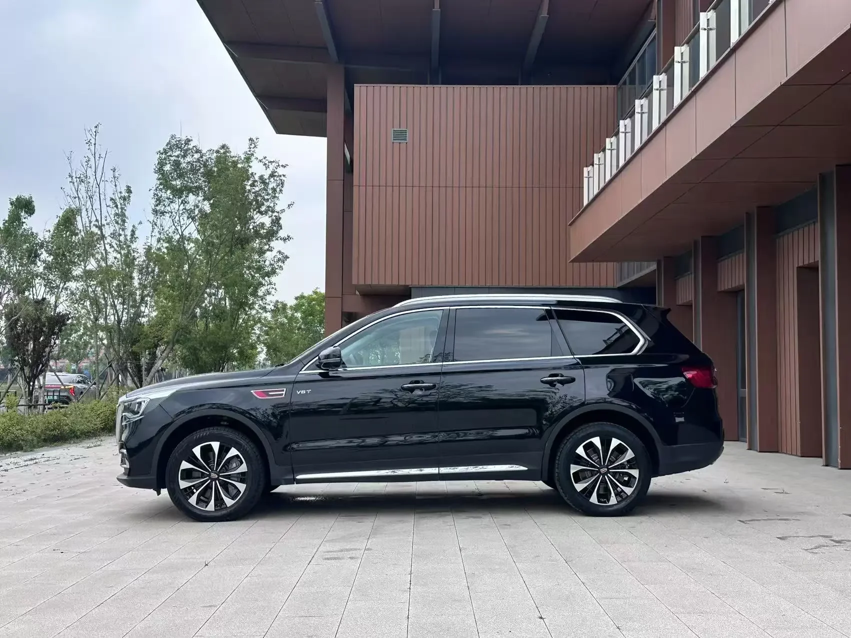 Hongqi HS7
