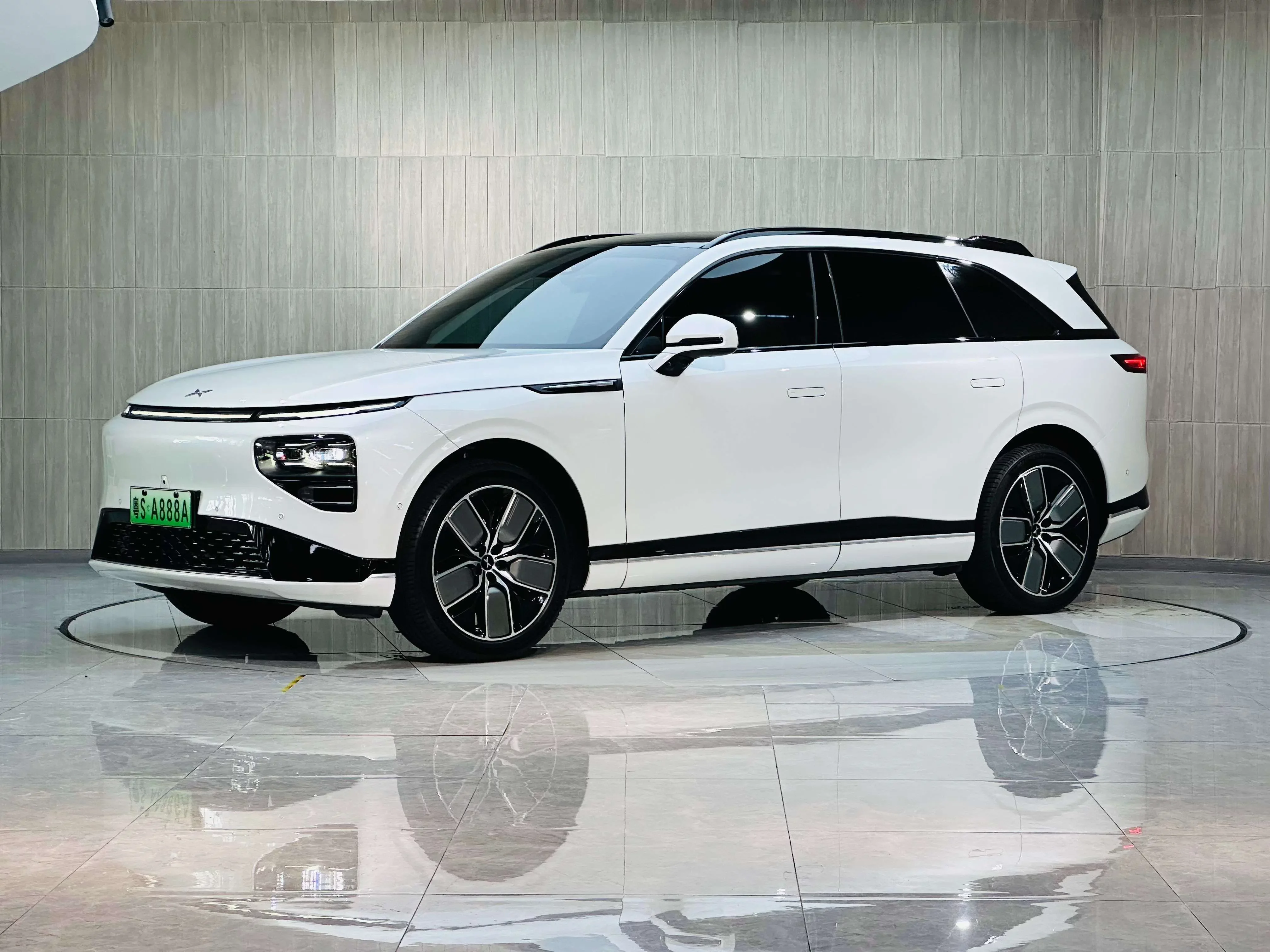 Xpeng G9