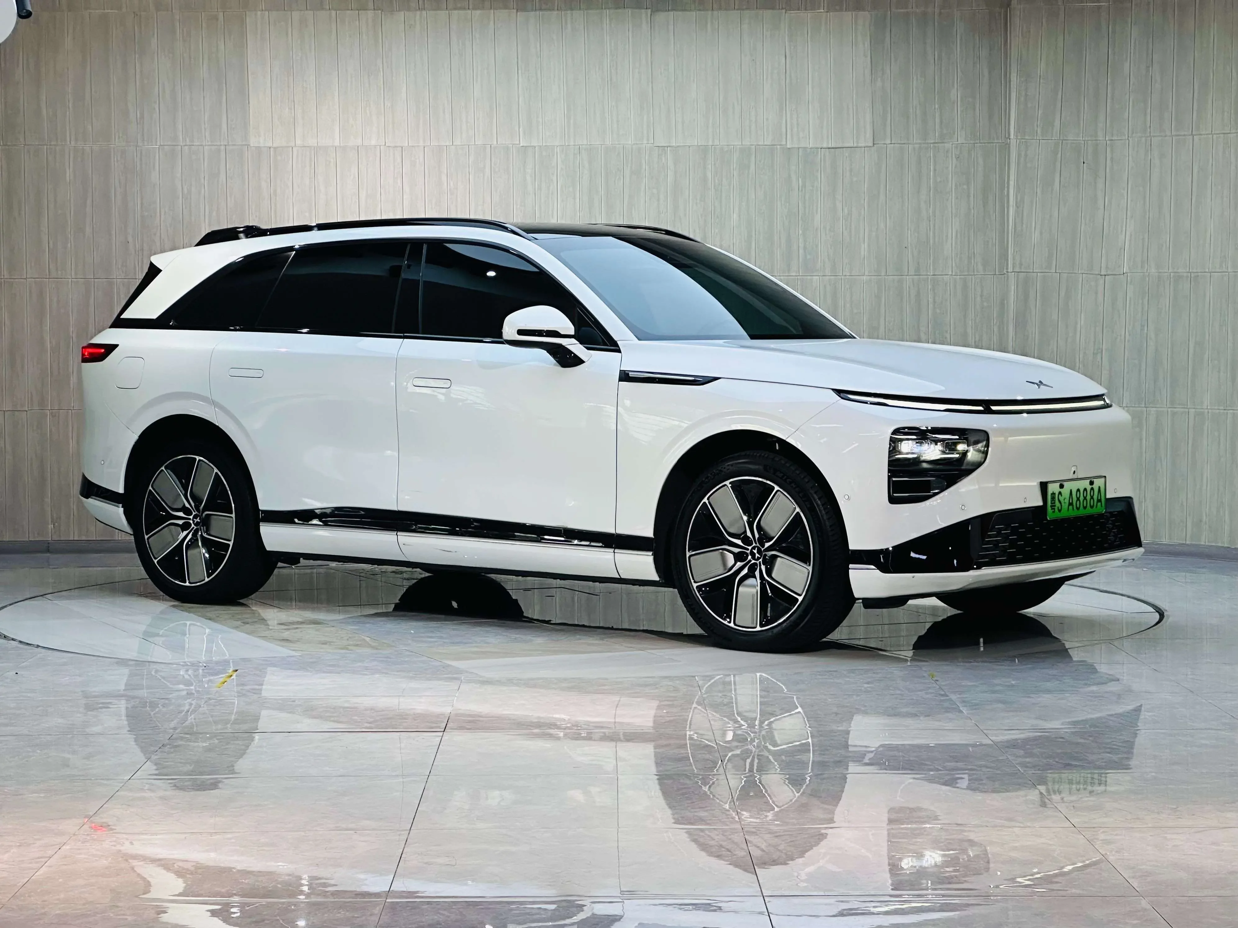 Xpeng G9