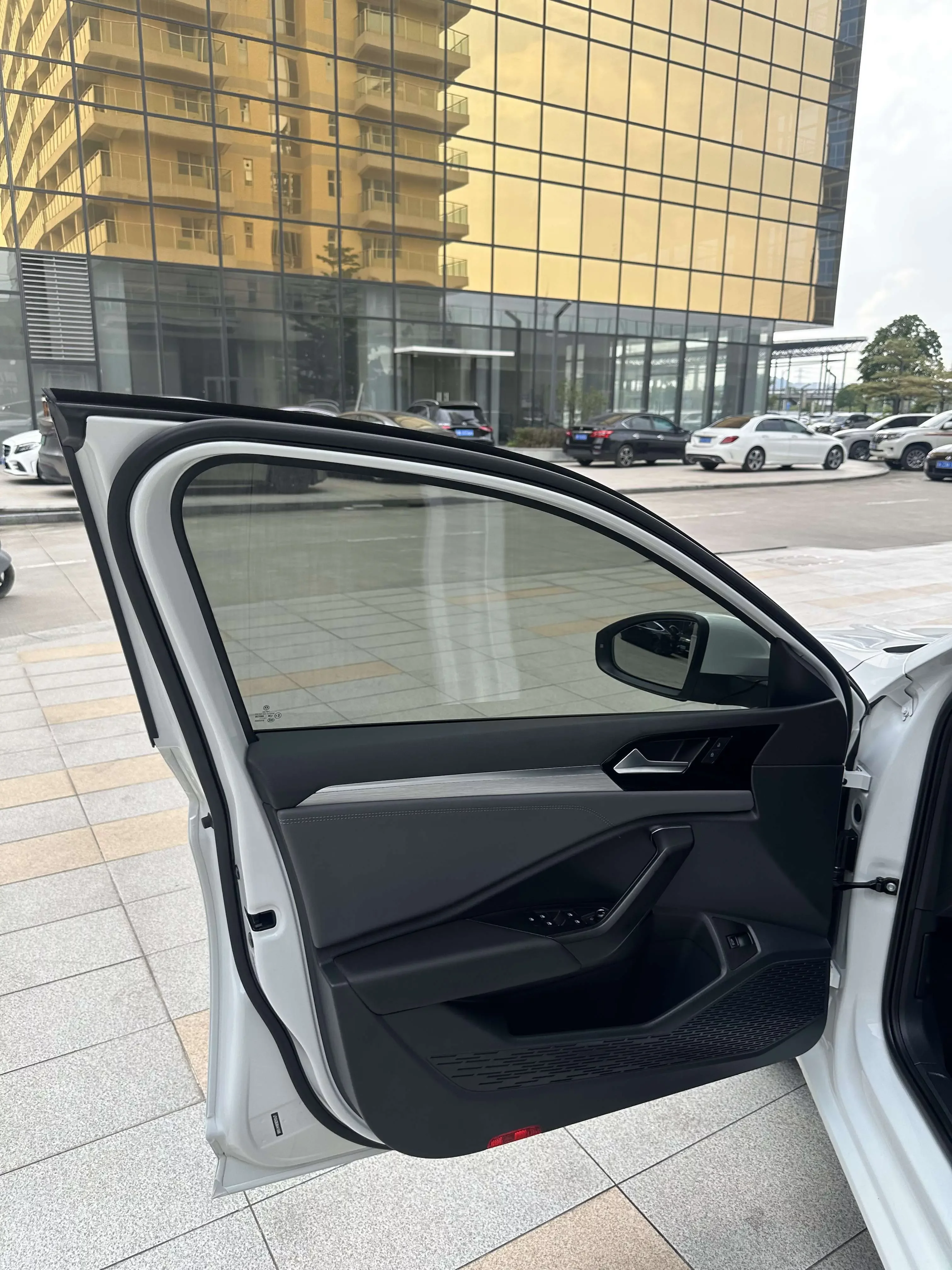 Volkswagen Sagitar