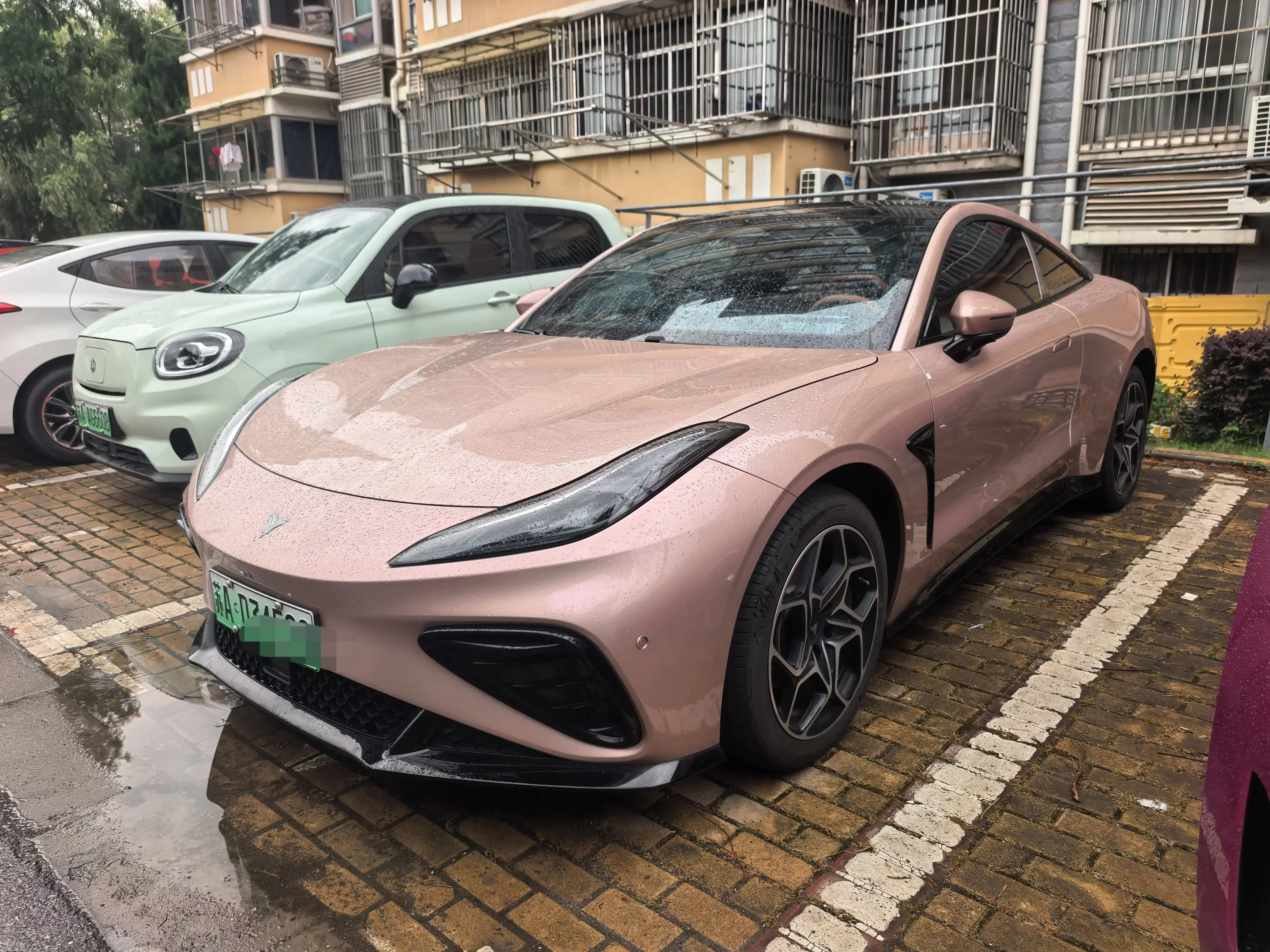 NETA Nezha GT