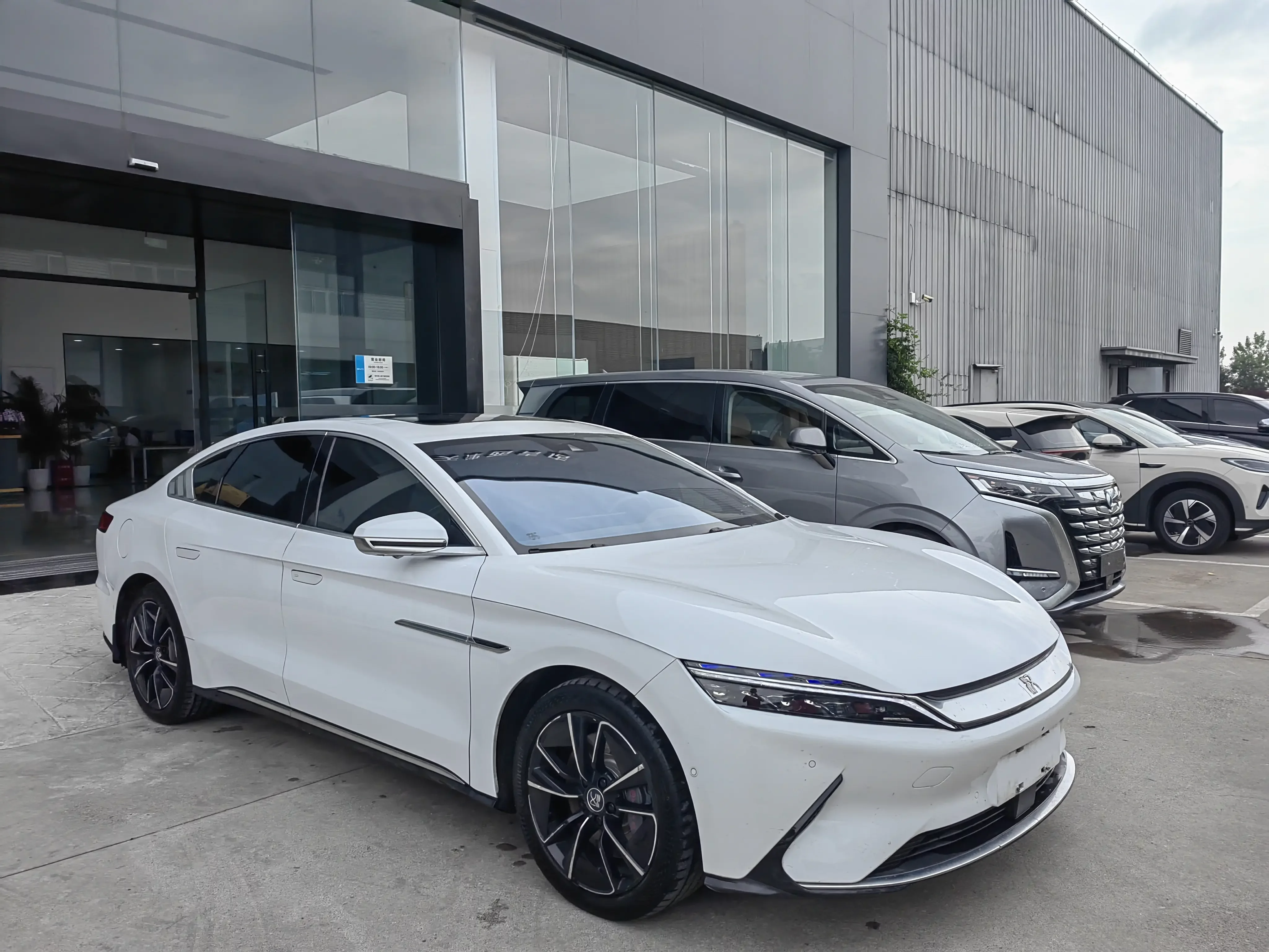BYD Han EV