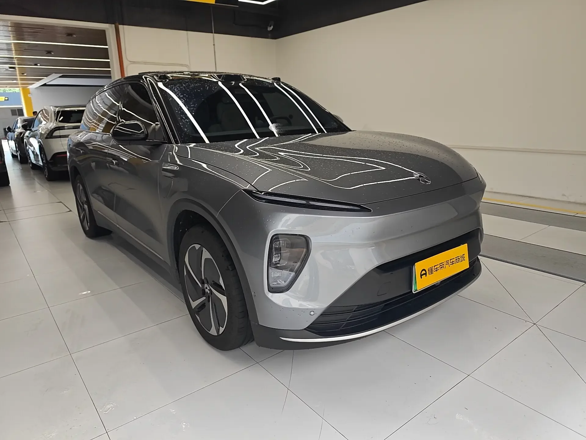 NIO ES8