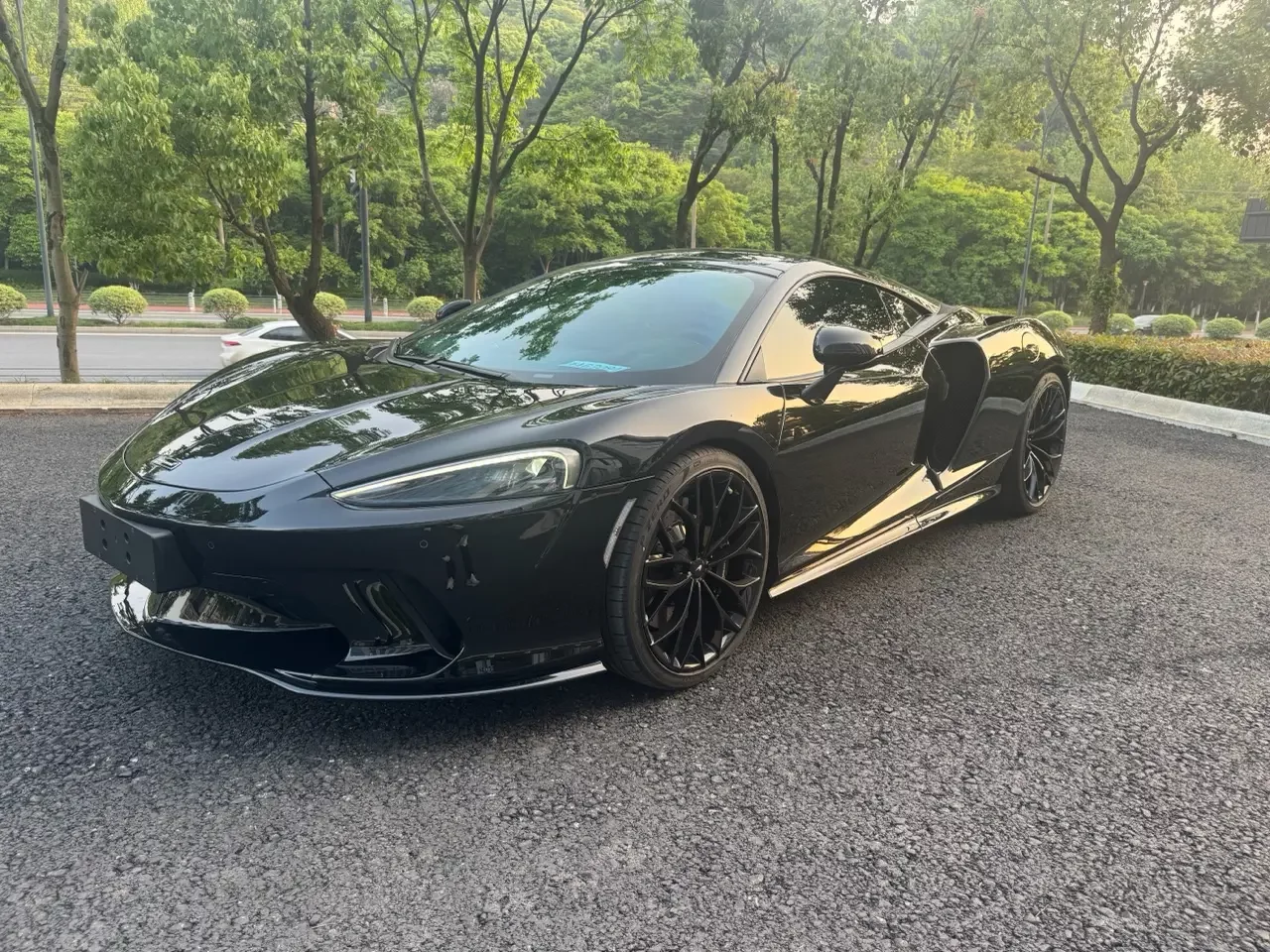 McLaren GT