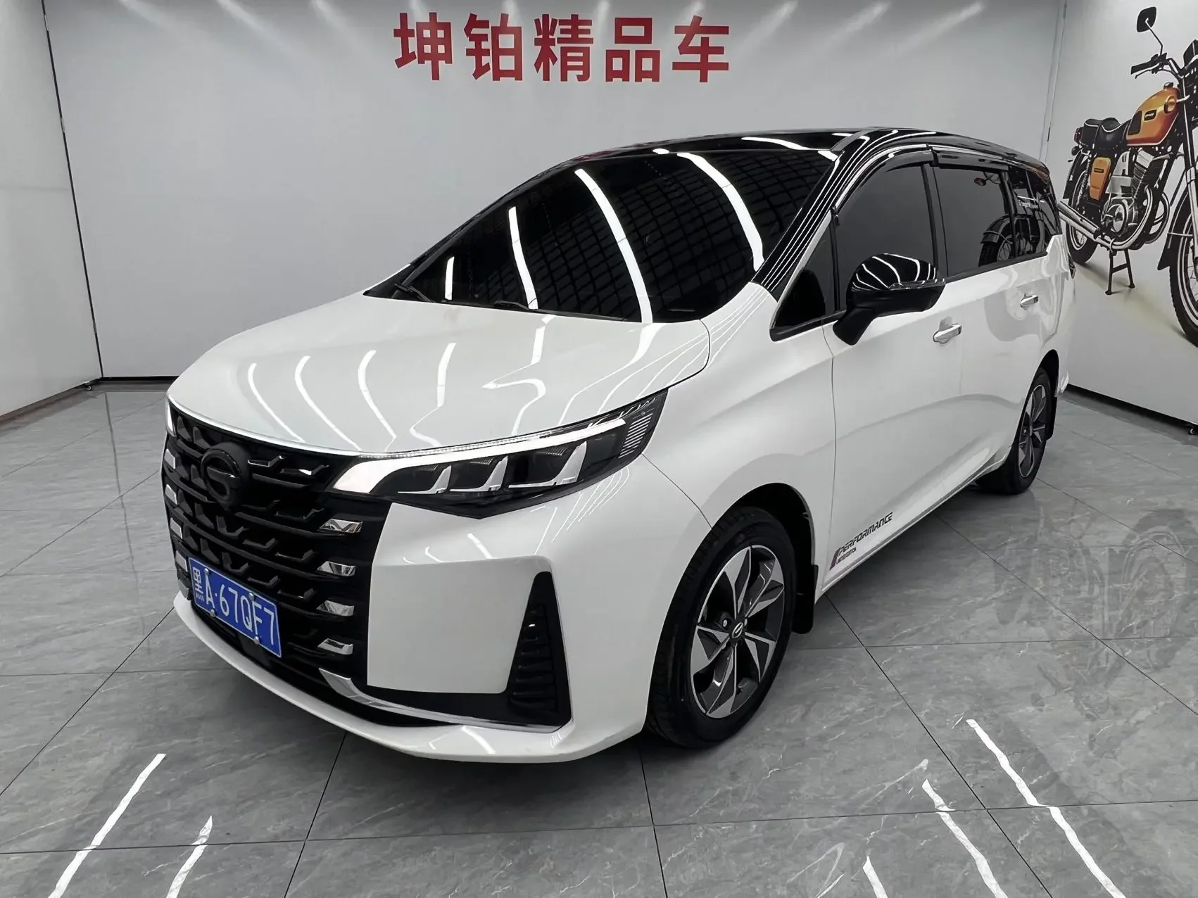 GAC Trumpchi M6  из Китая
