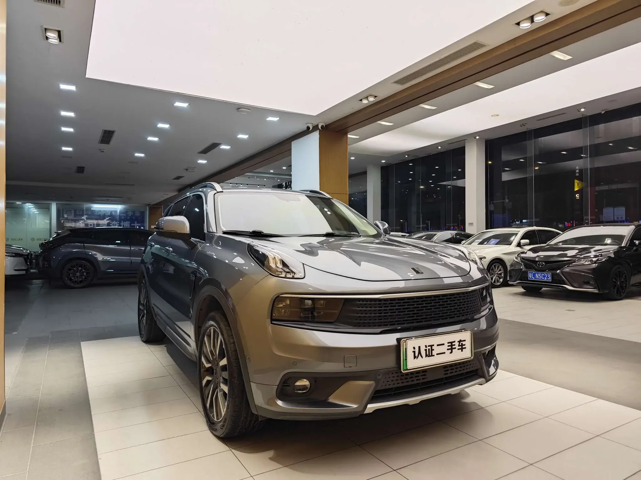 Lynk & Co 01 EM-P