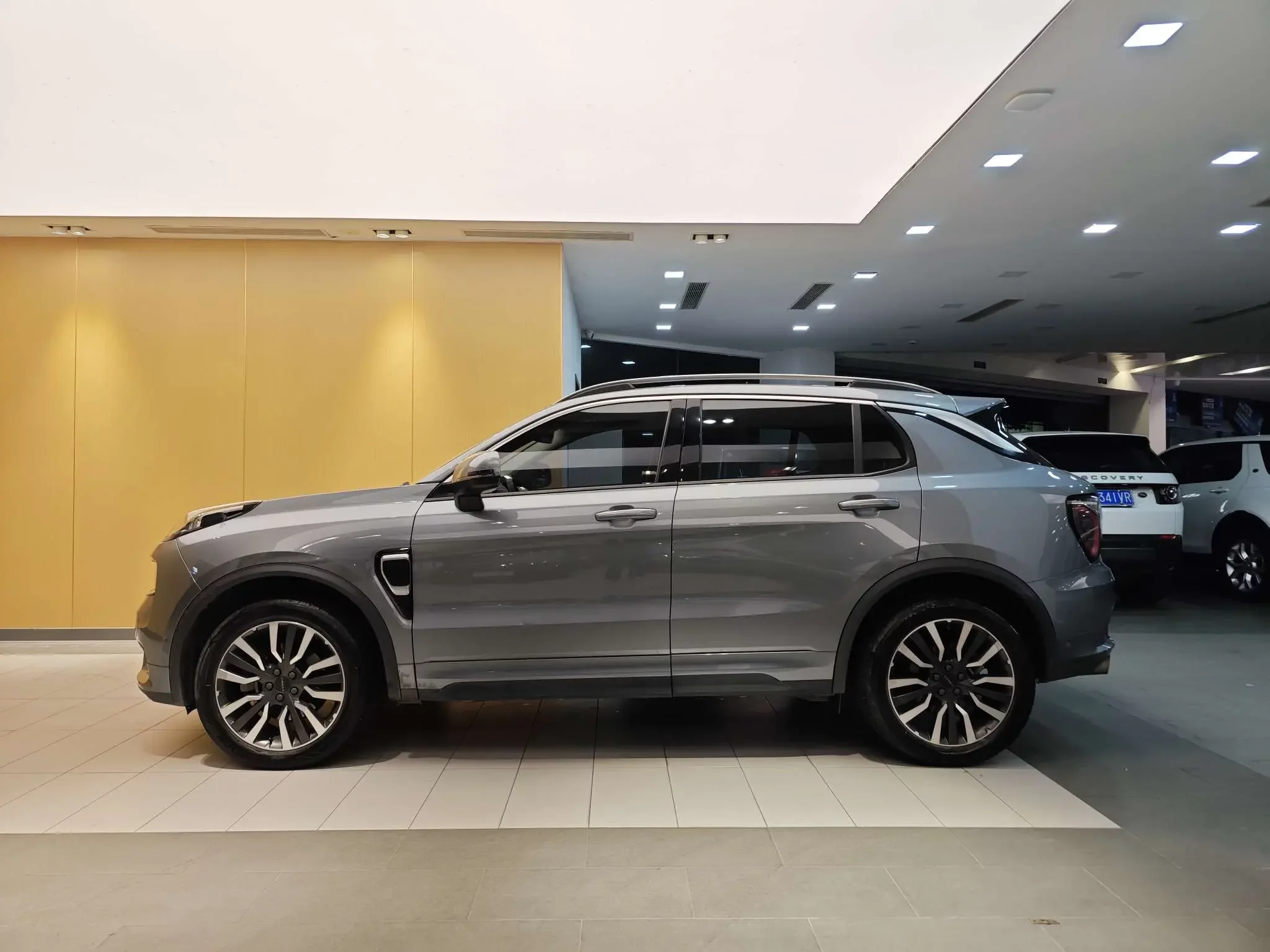 Lynk & Co 01 EM-P
