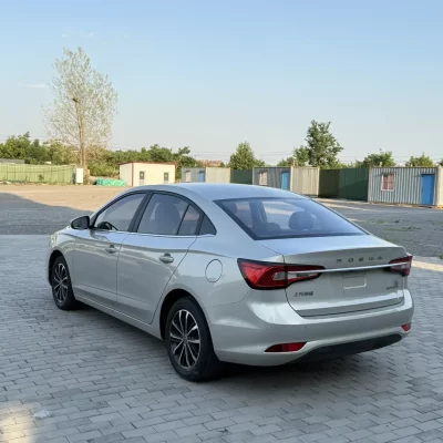 Roewe i5