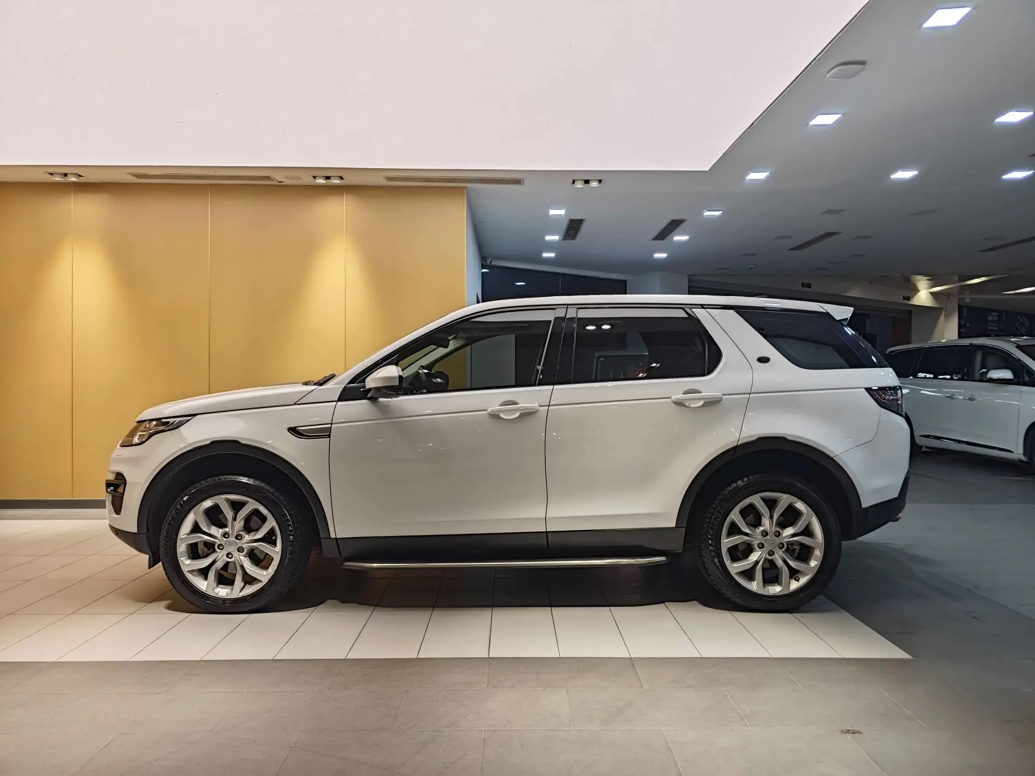 Land Rover Discover the magic
