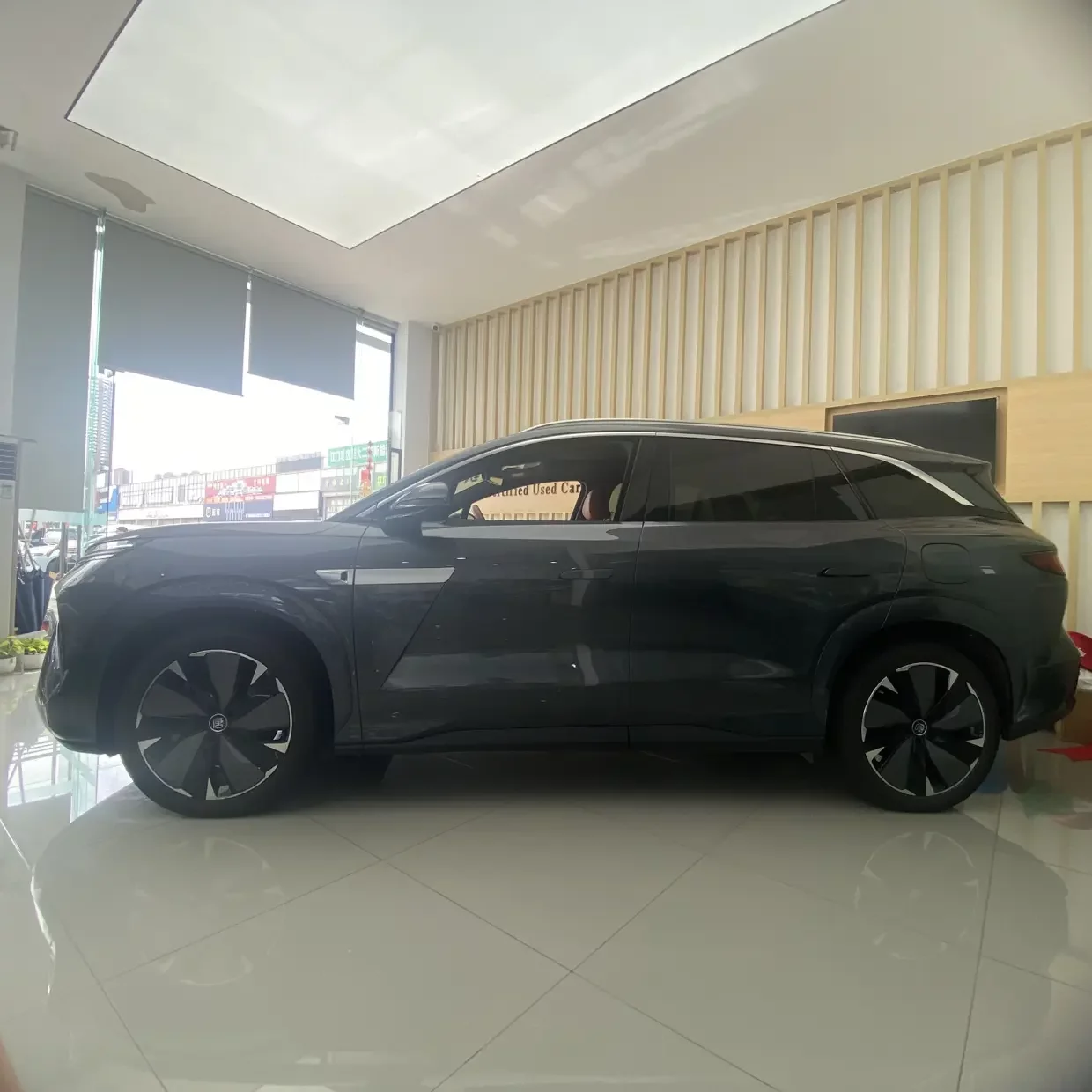 BYD Tang L EV