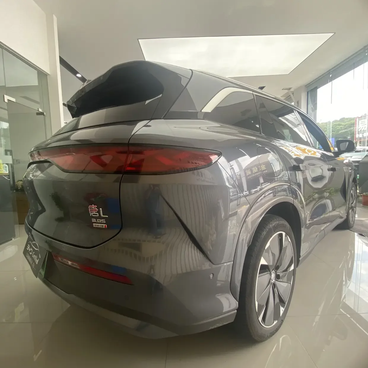 BYD Tang L EV