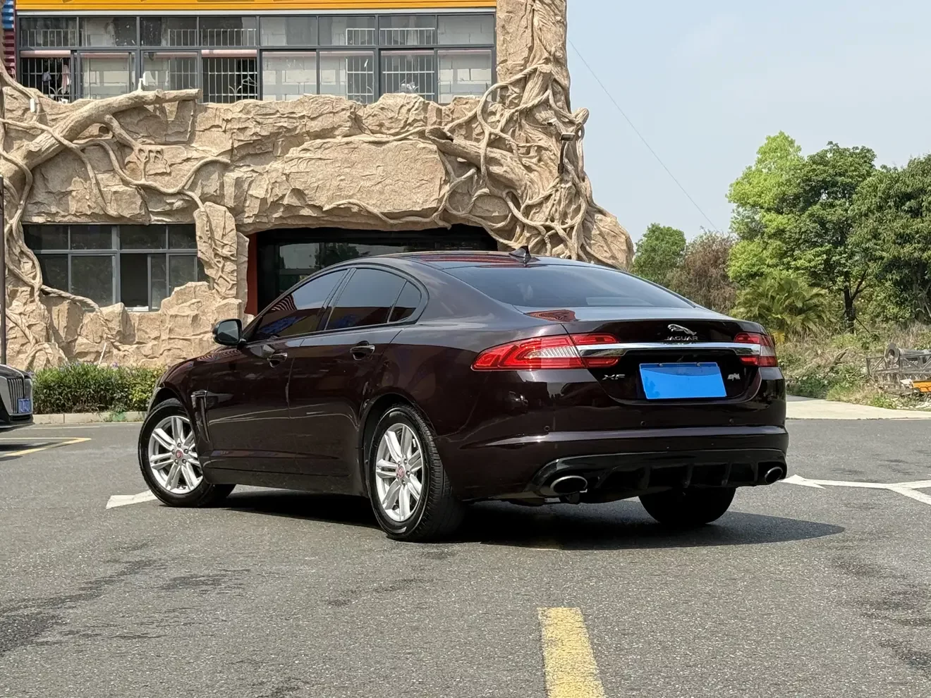 Jaguar XF