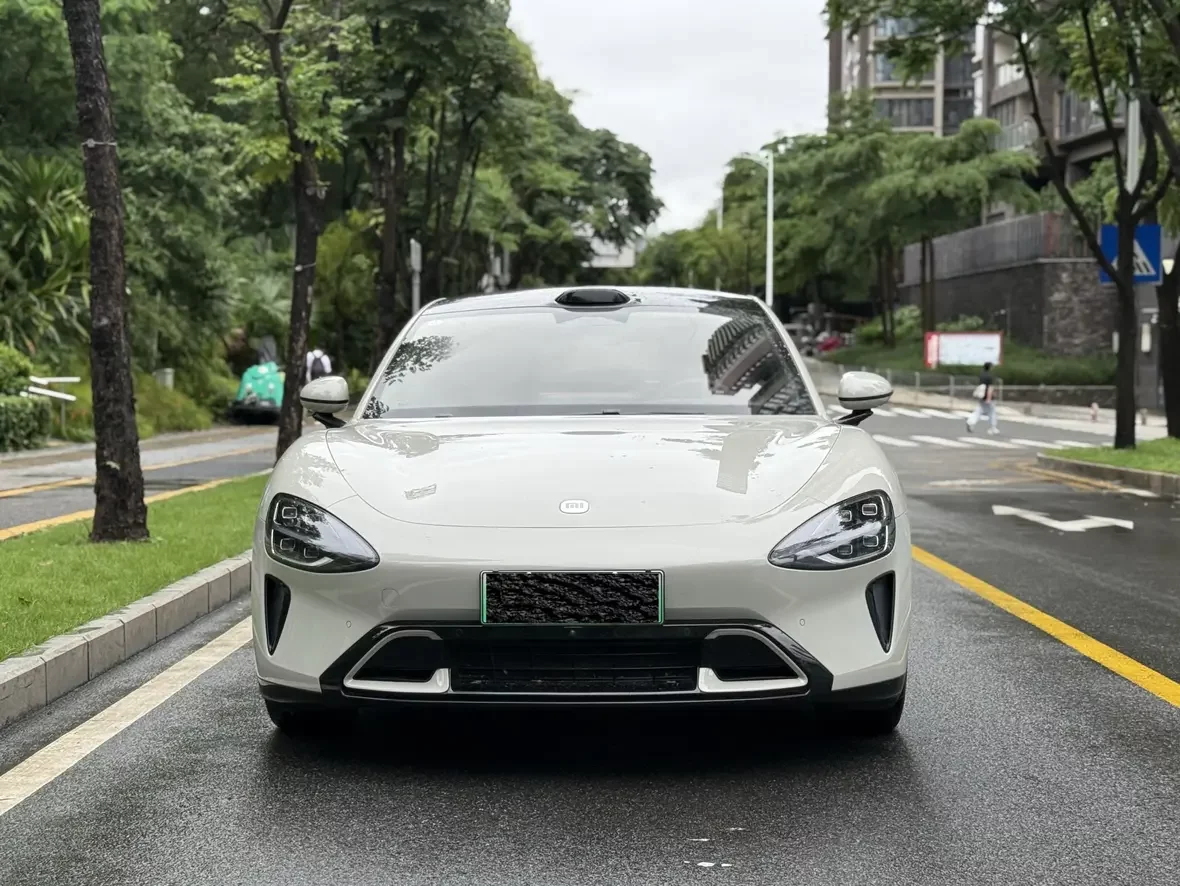 Xiaomi car Xiaomi SU7  из Китая