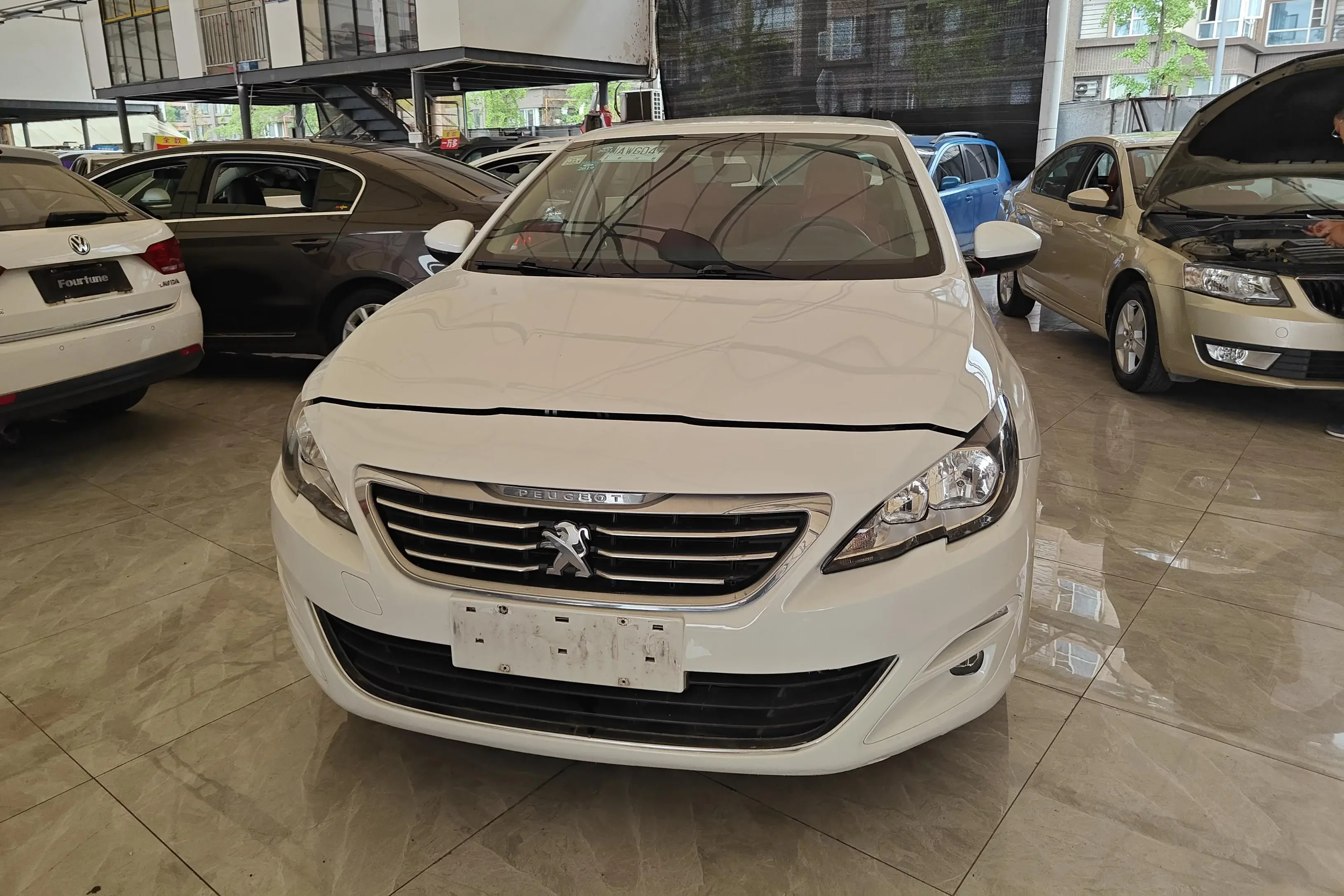 Peugeot 408