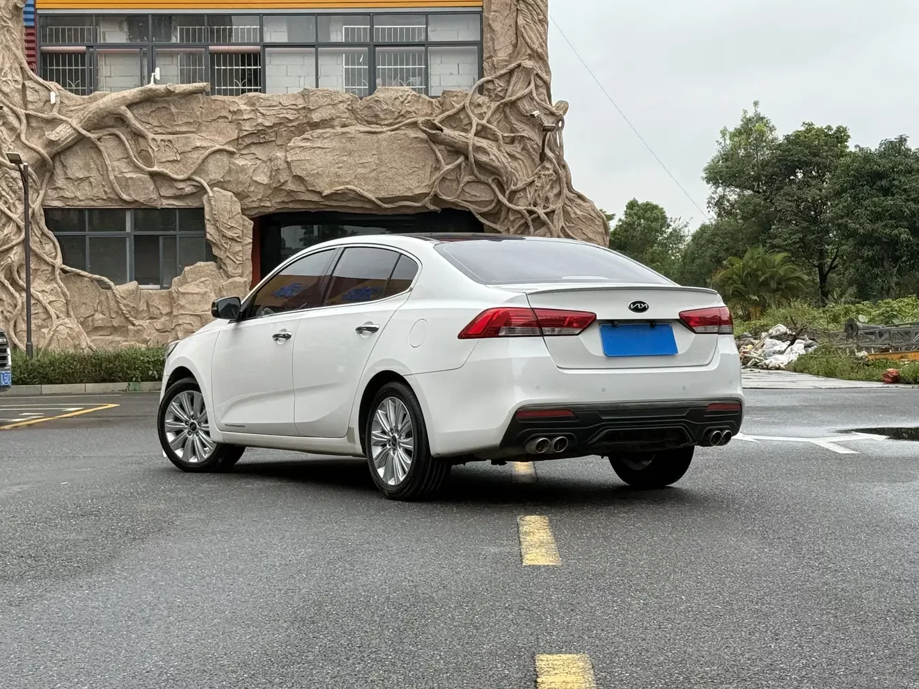 Kia K4