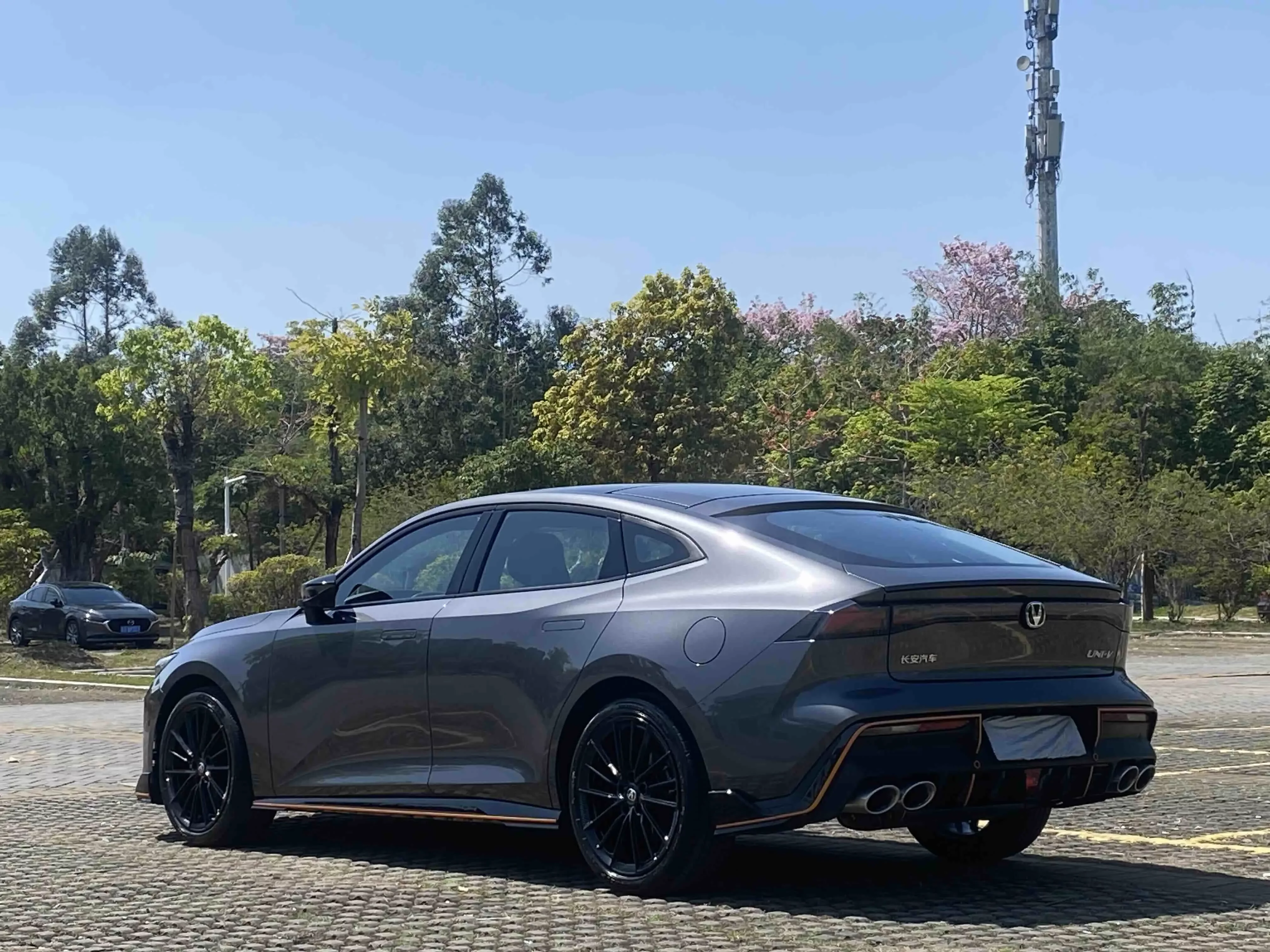 Changan UNI-V