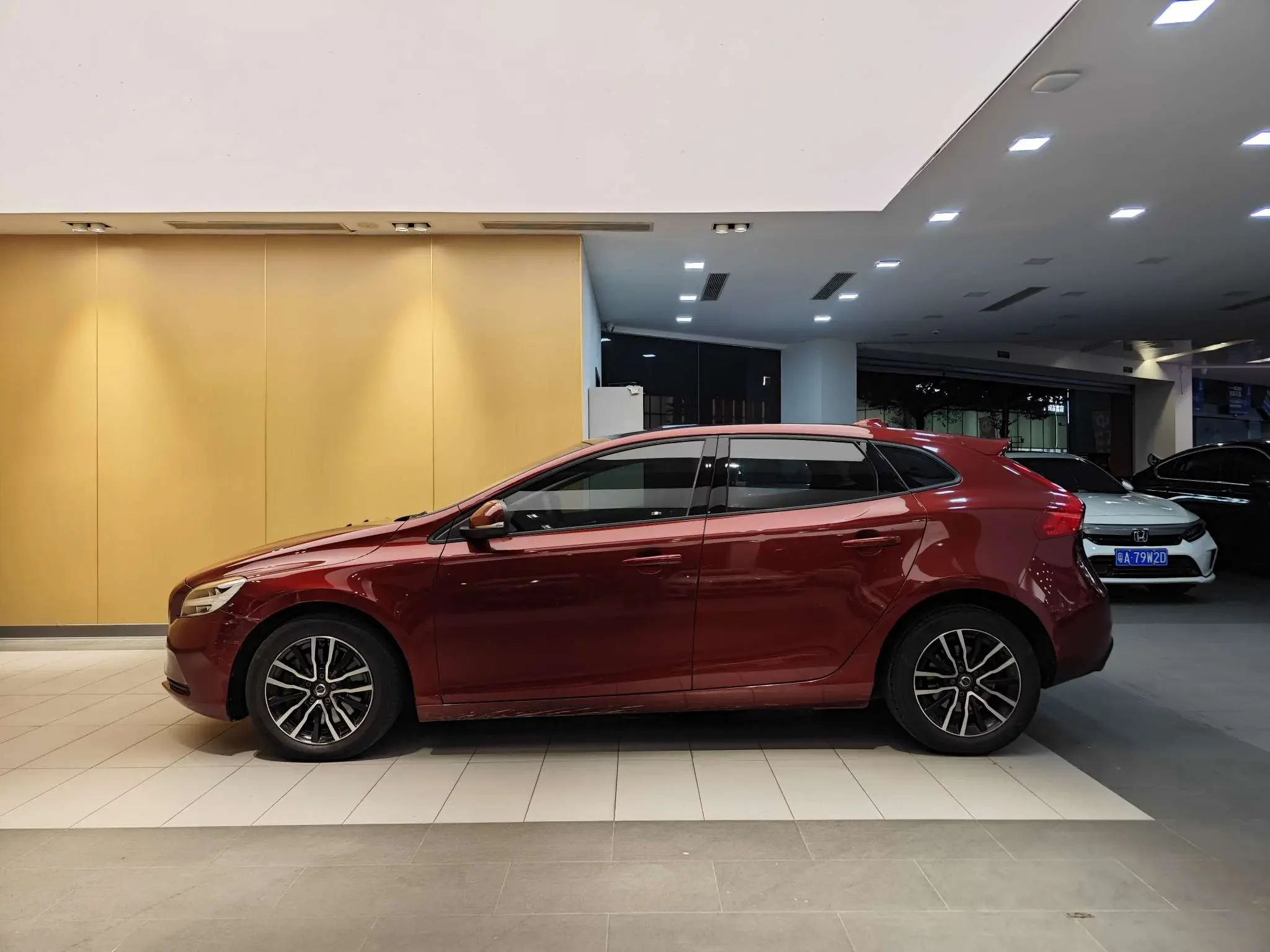 Volvo V40