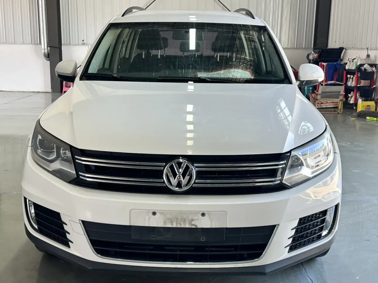 Volkswagen Tiguan (Tharu)