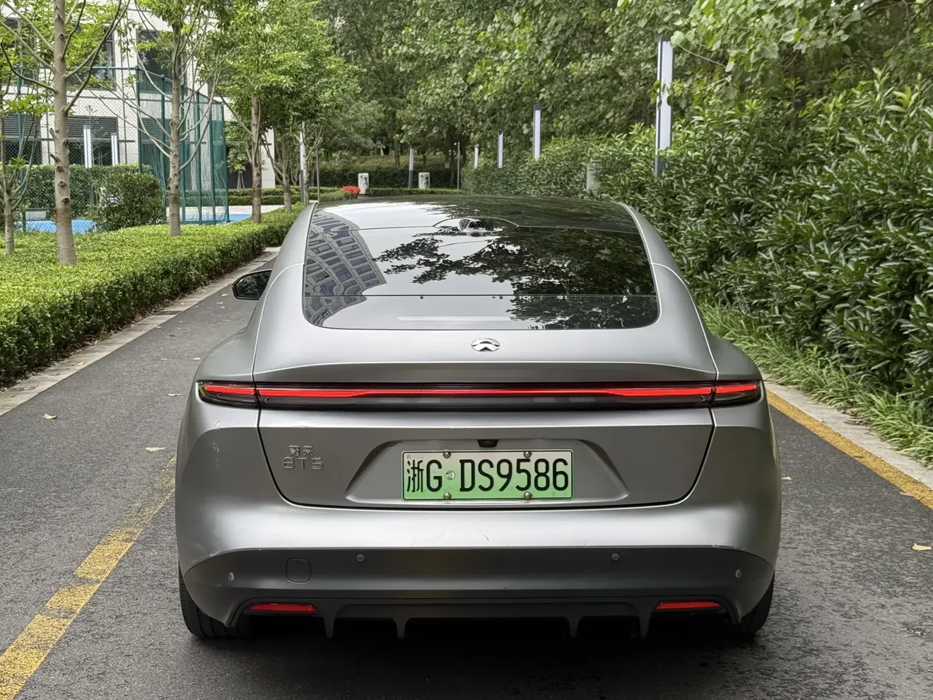 NIO ET5