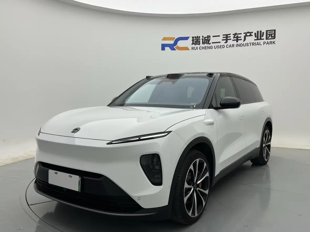 NIO ES8