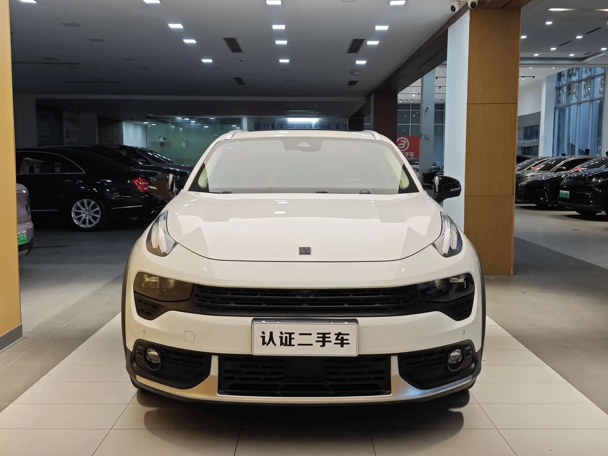 Lynk & Co 02
