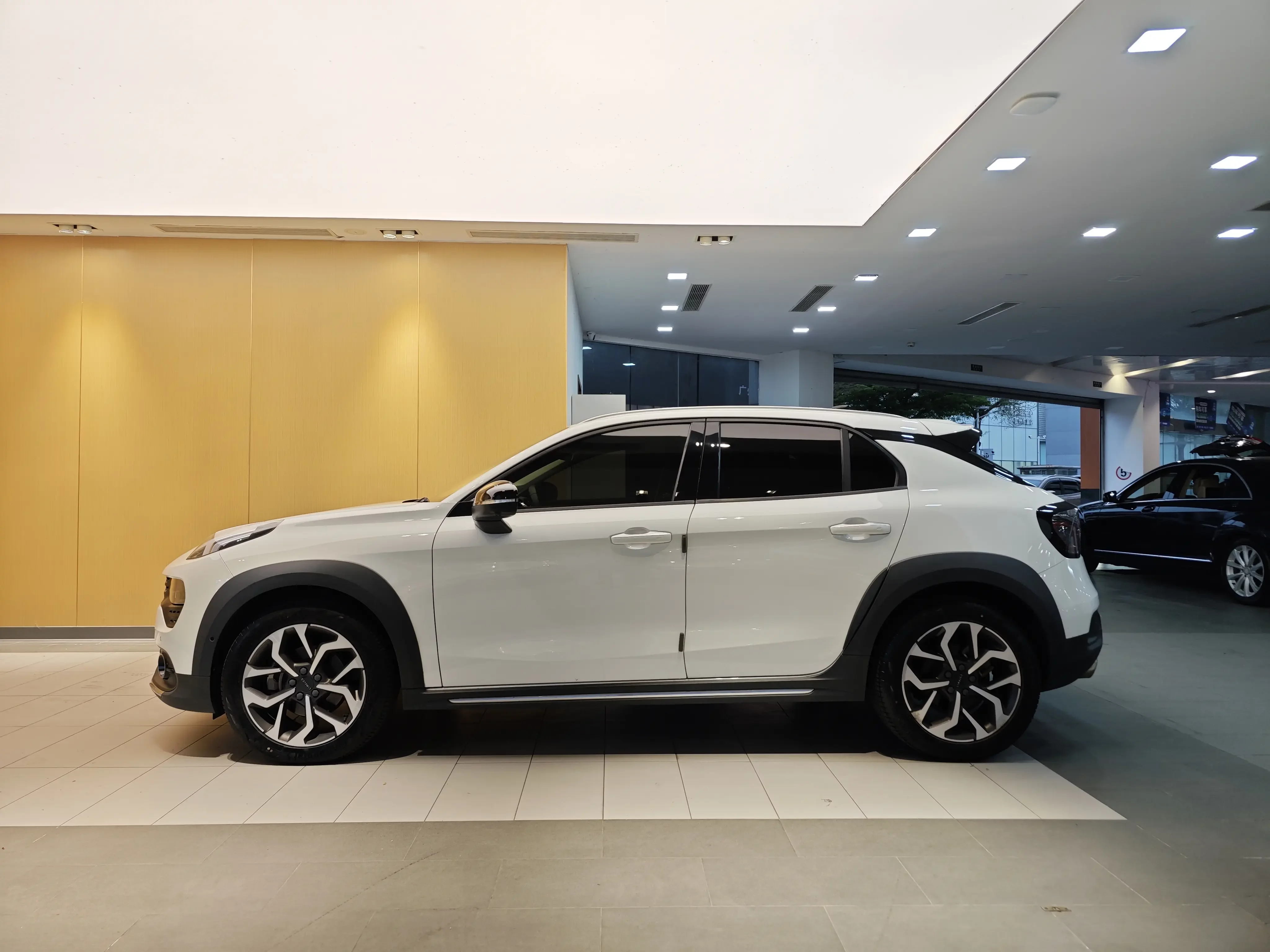 Lynk & Co 02