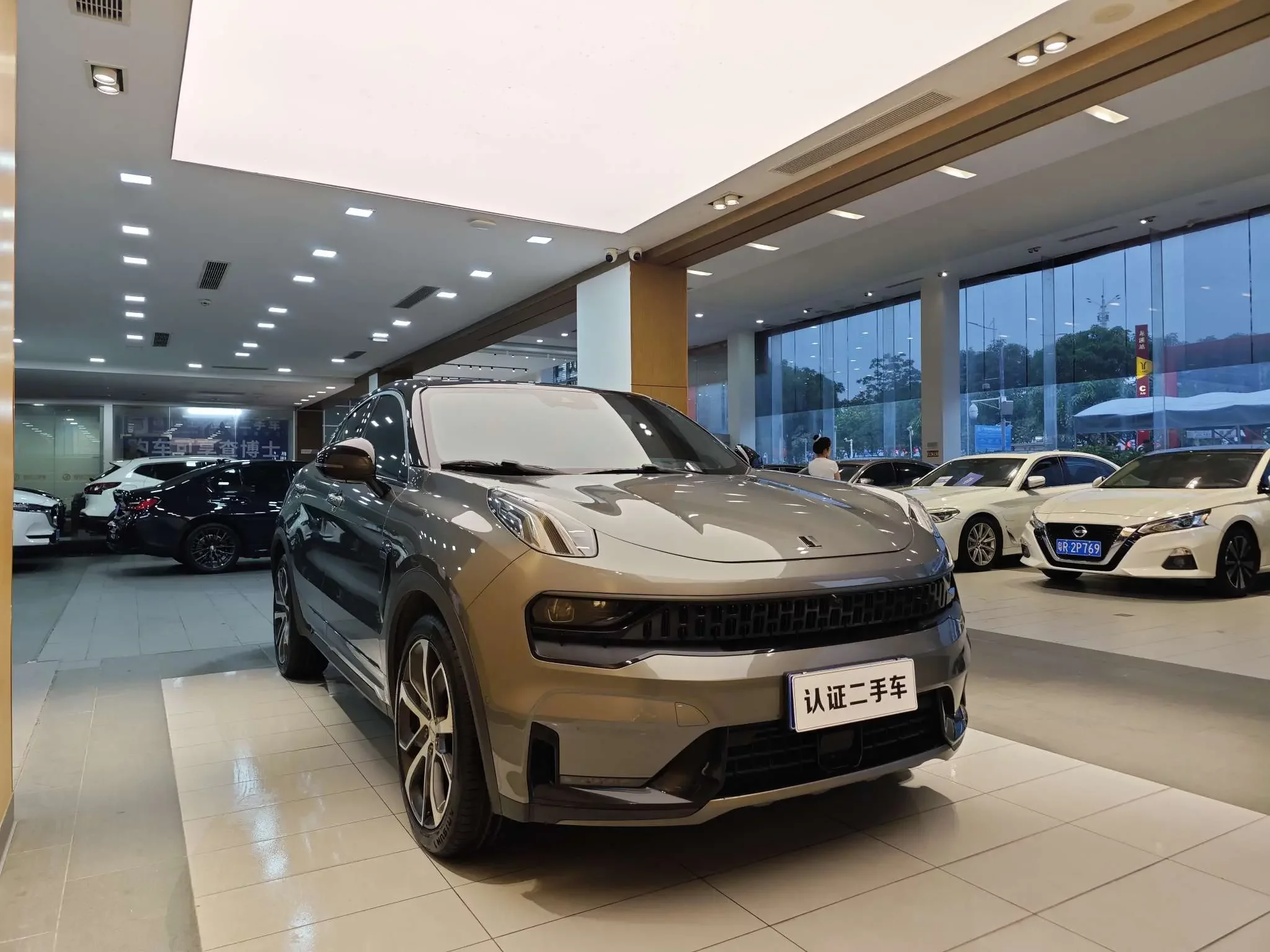 Lynk & Co 05
