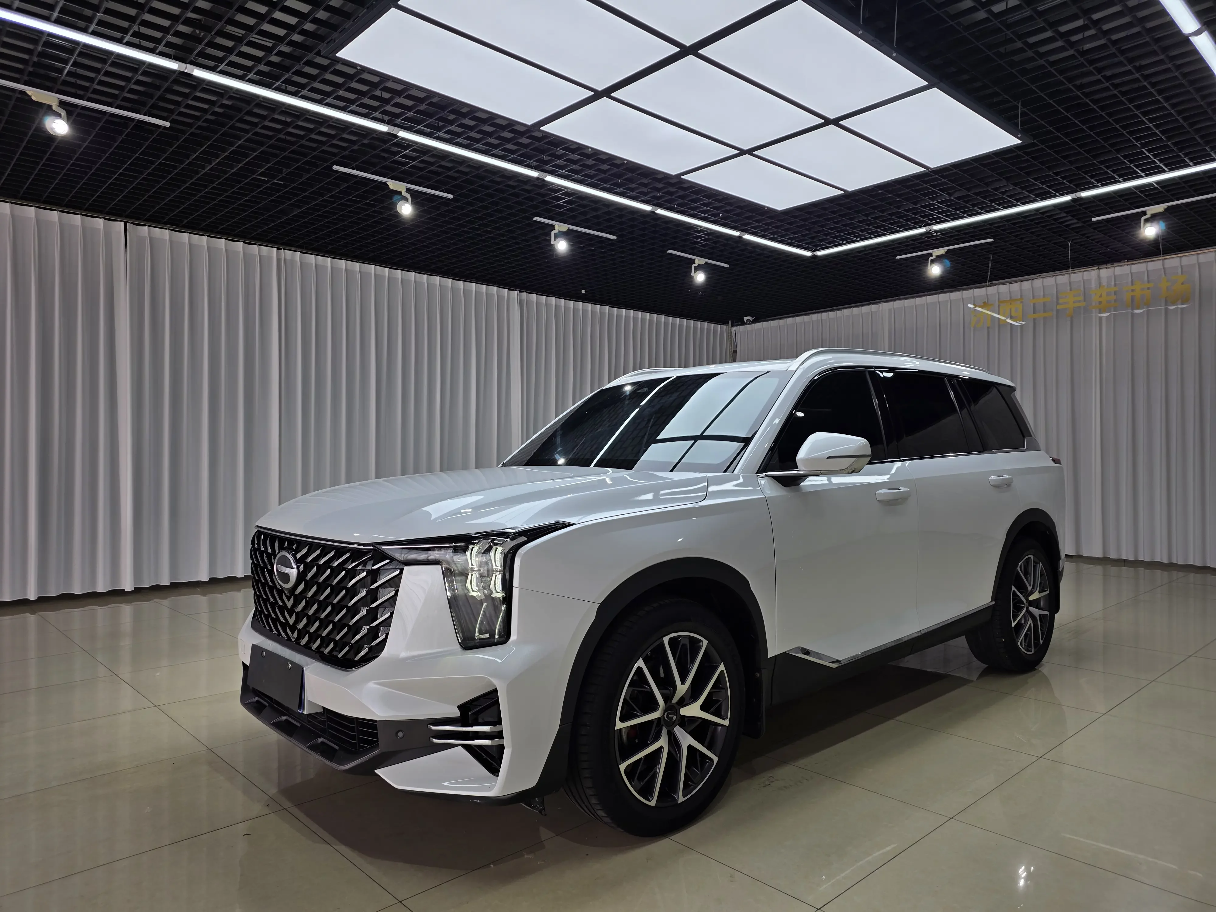 GAC Trumpchi GS8  из Китая