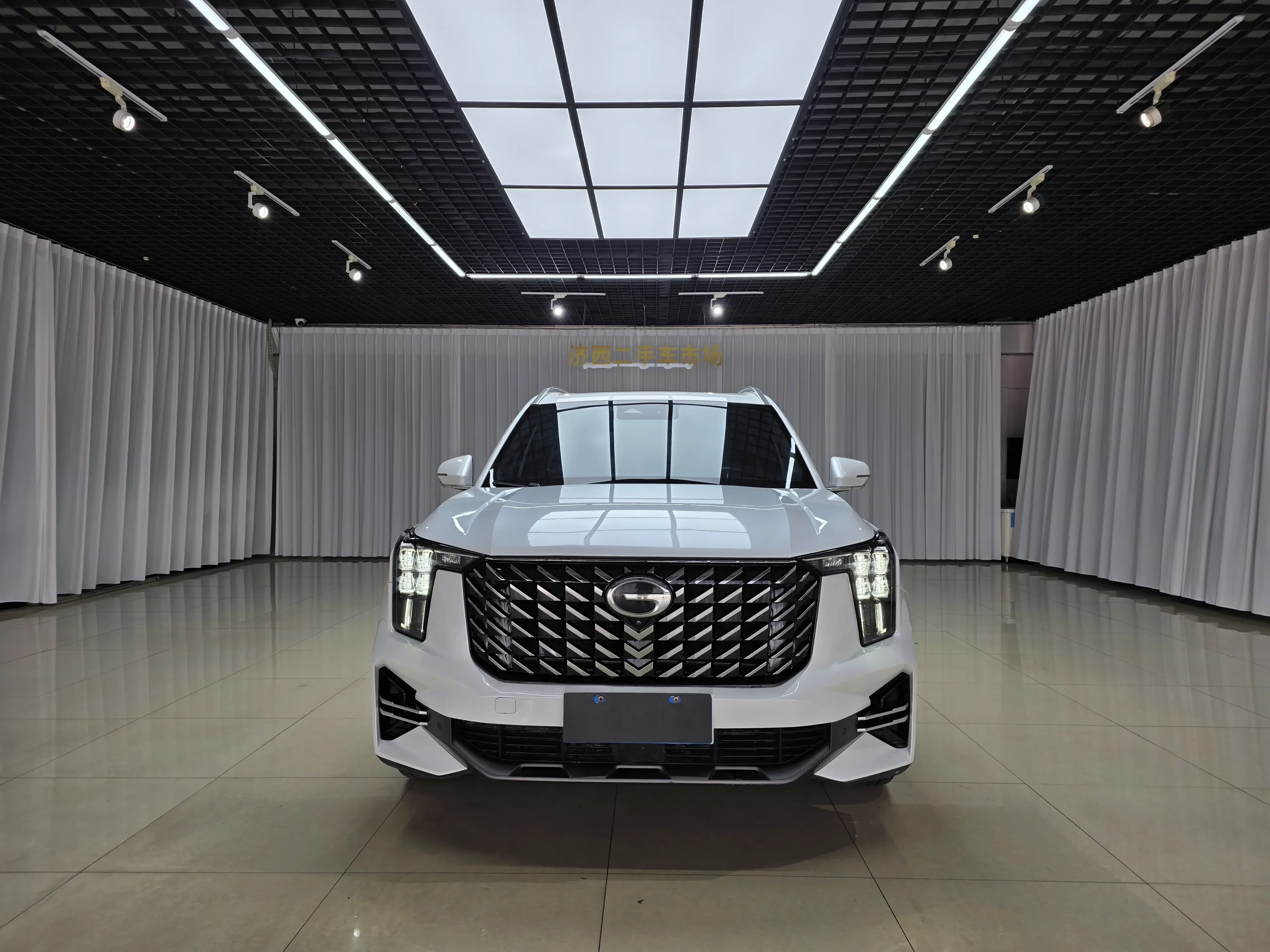 GAC Trumpchi GS8  из Китая