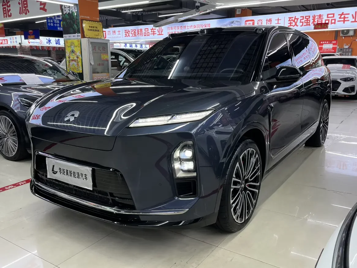 NIO ES8