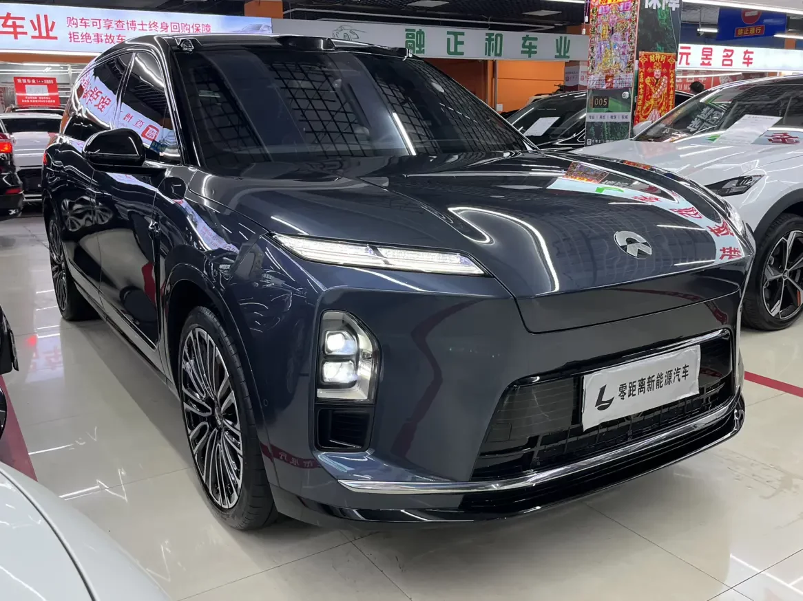 NIO ES8